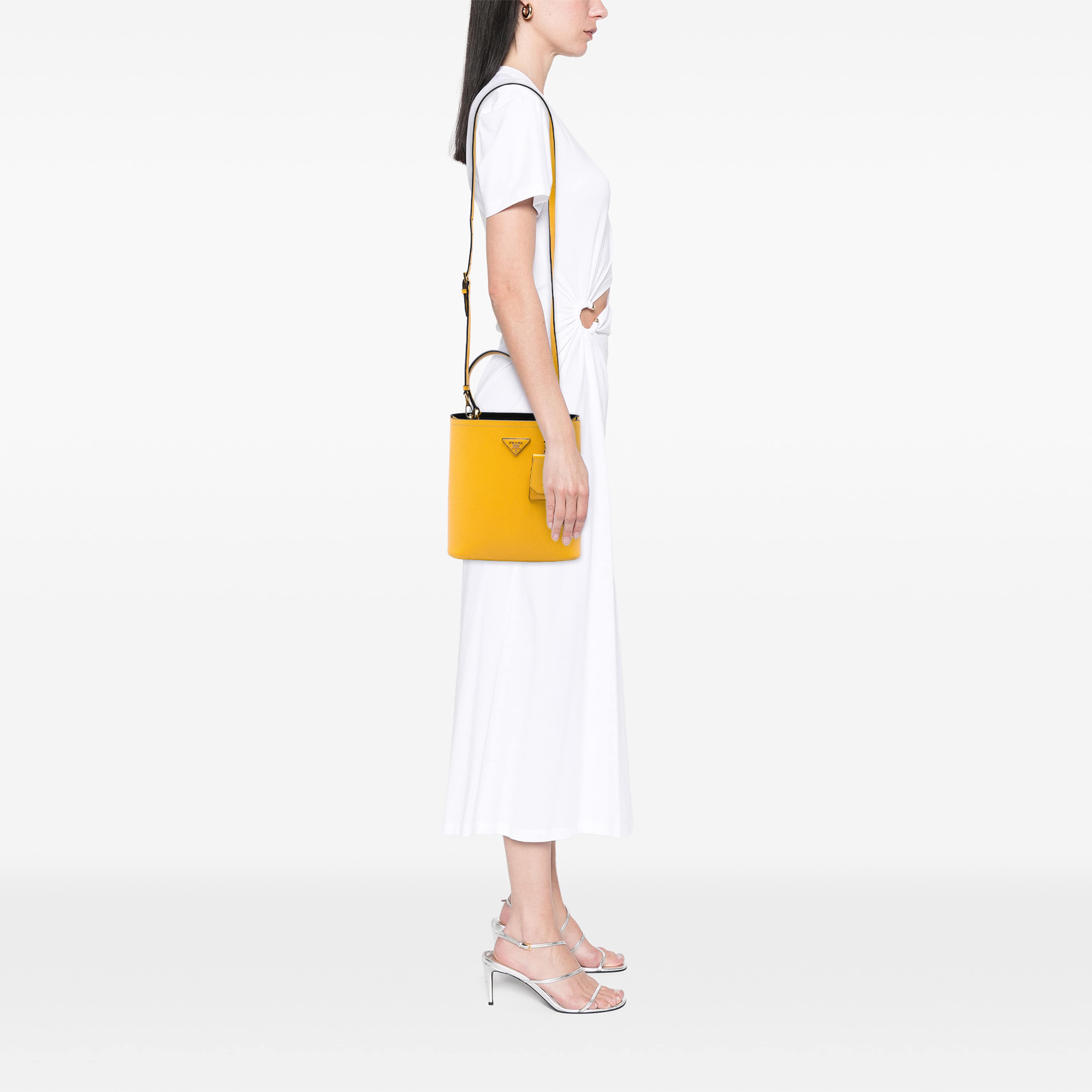 Prada Medium Saffiano Cuir Panier Bucket Bag, från Luxclusif, i färgen gul. Klicka för att öppna bilden i stort format