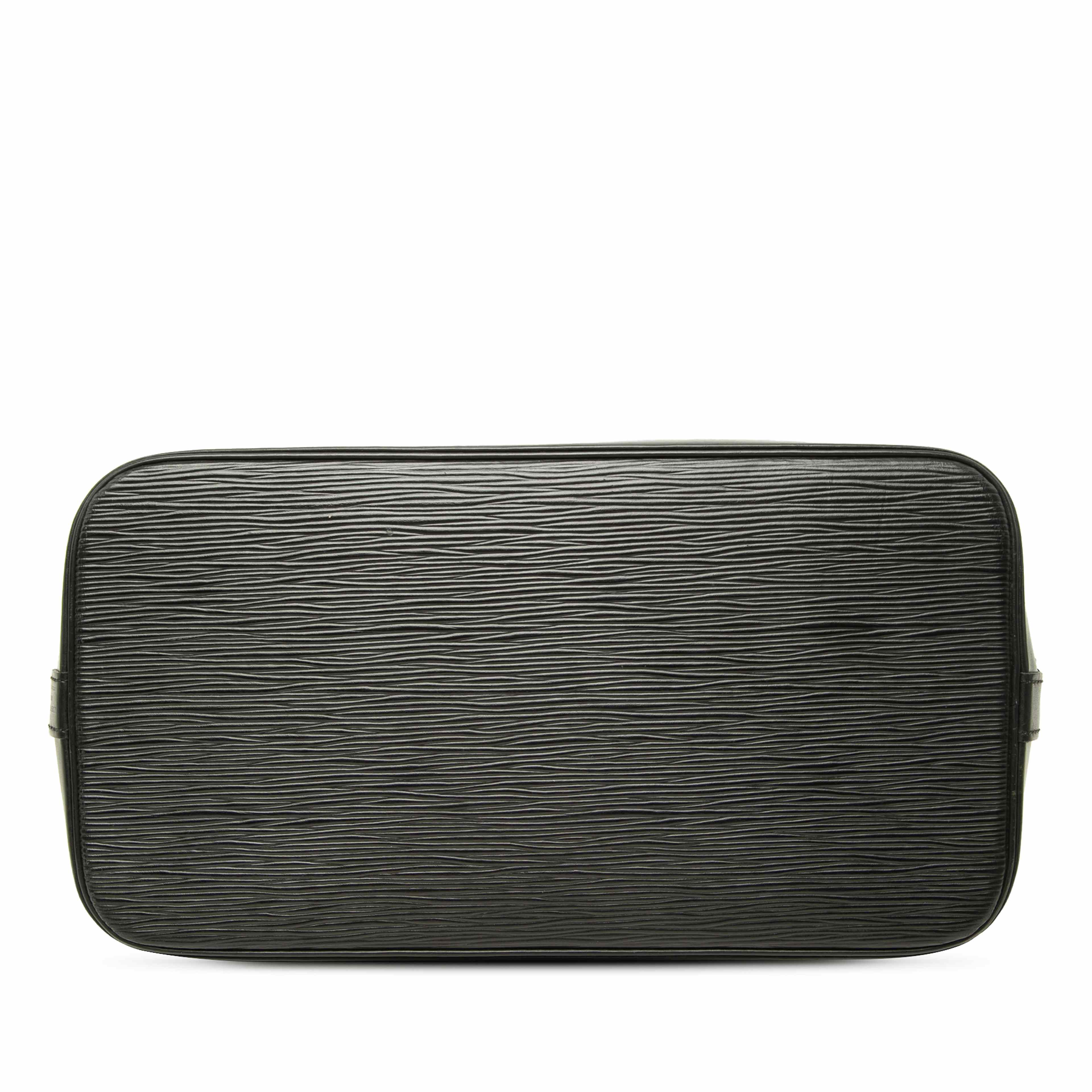Louis Vuitton Epi Alma Pm, från Luxclusif, i färgen svart. Klicka för att öppna bilden i stort format