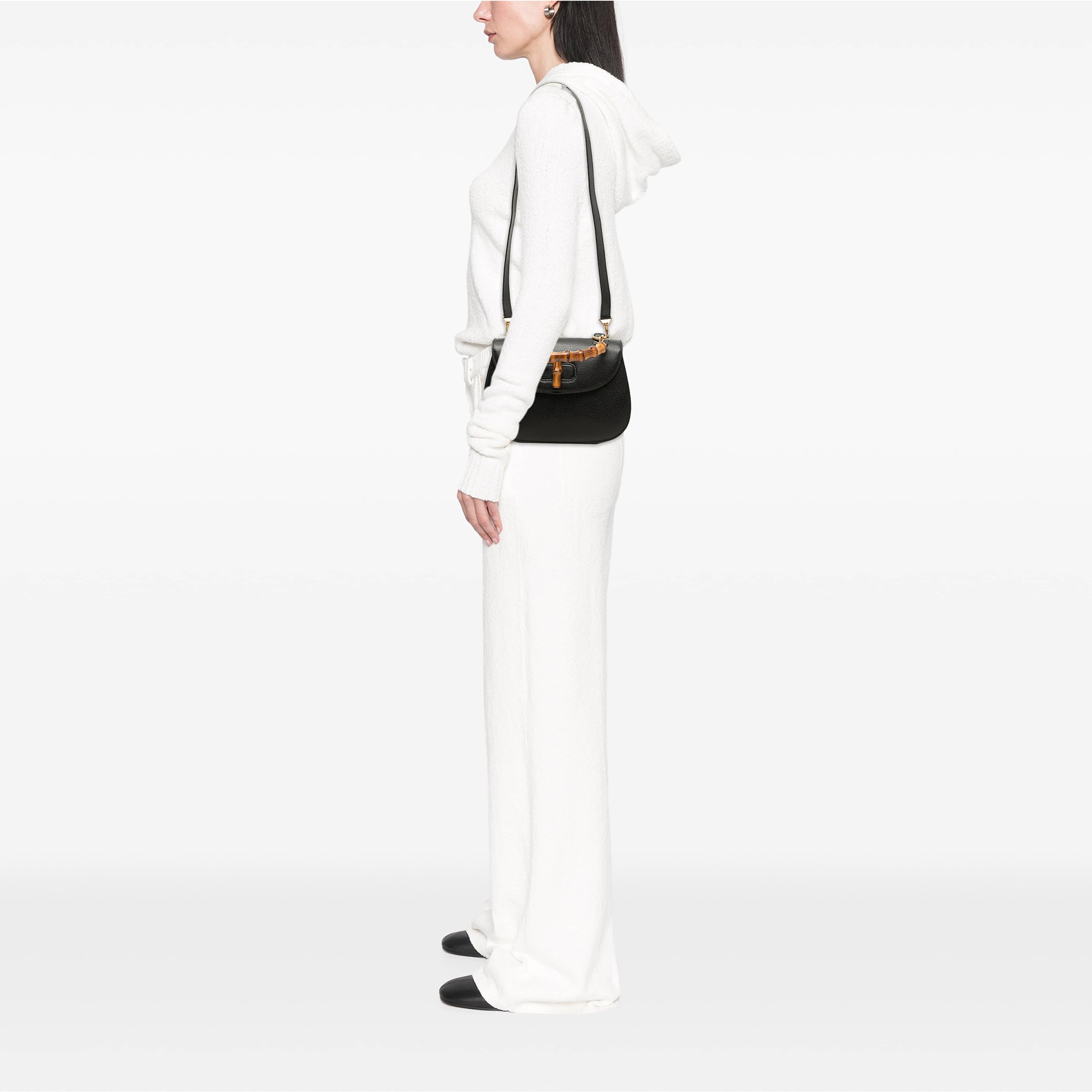 Gucci Grained Calfskin Bamboo Night, från Luxclusif, i färgen svart. Klicka för att öppna bilden i stort format