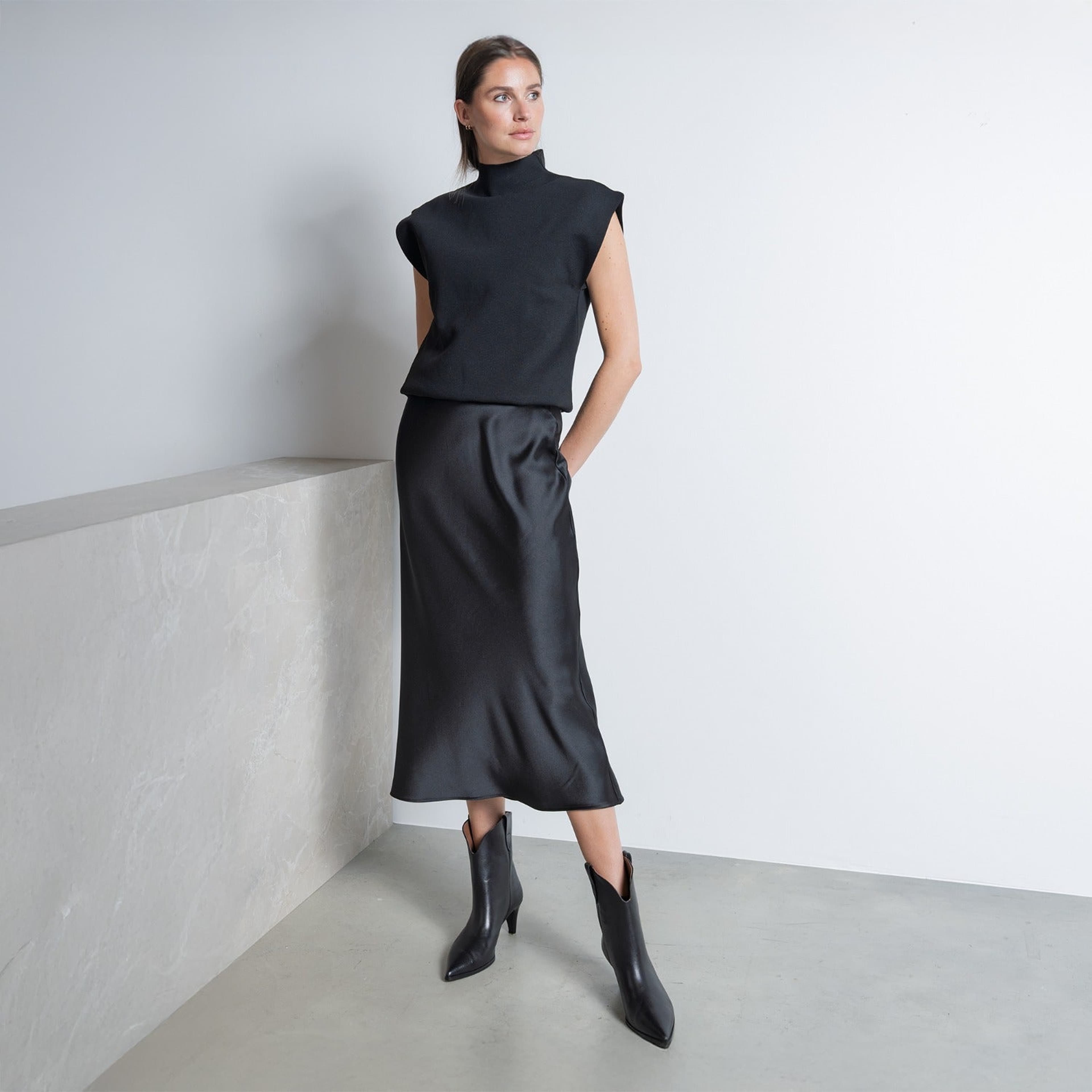 Isabel Bernard Vendôme Dames Schoenen Leer - Zwart -         39, från Isabel Bernard, i färgen svart. Klicka för att öppna bilden i stort format