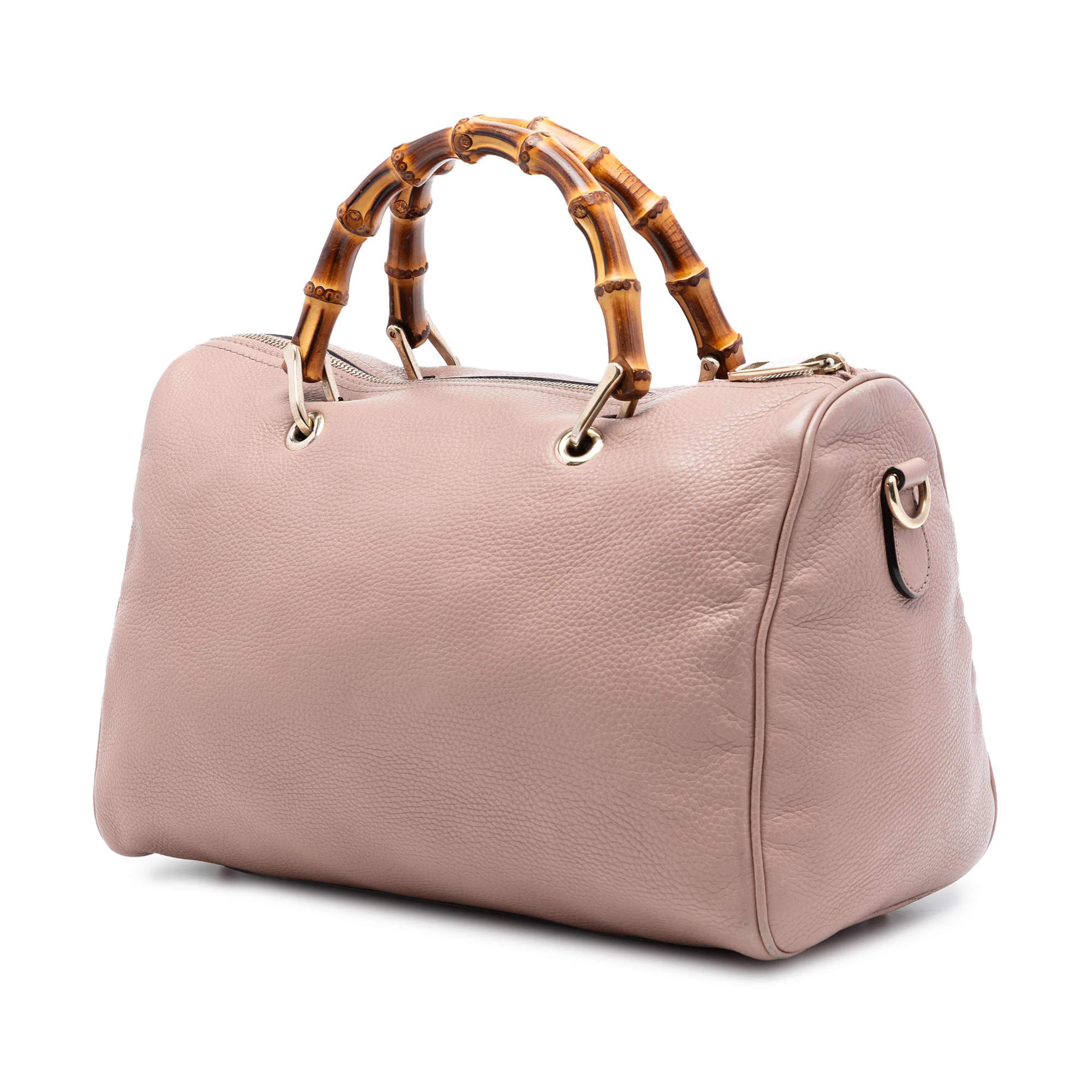 Gucci Medium Calfskin Bamboo Shopper Boston Bag, från Luxclusif, i färgen nude. Klicka för att öppna bilden i stort format