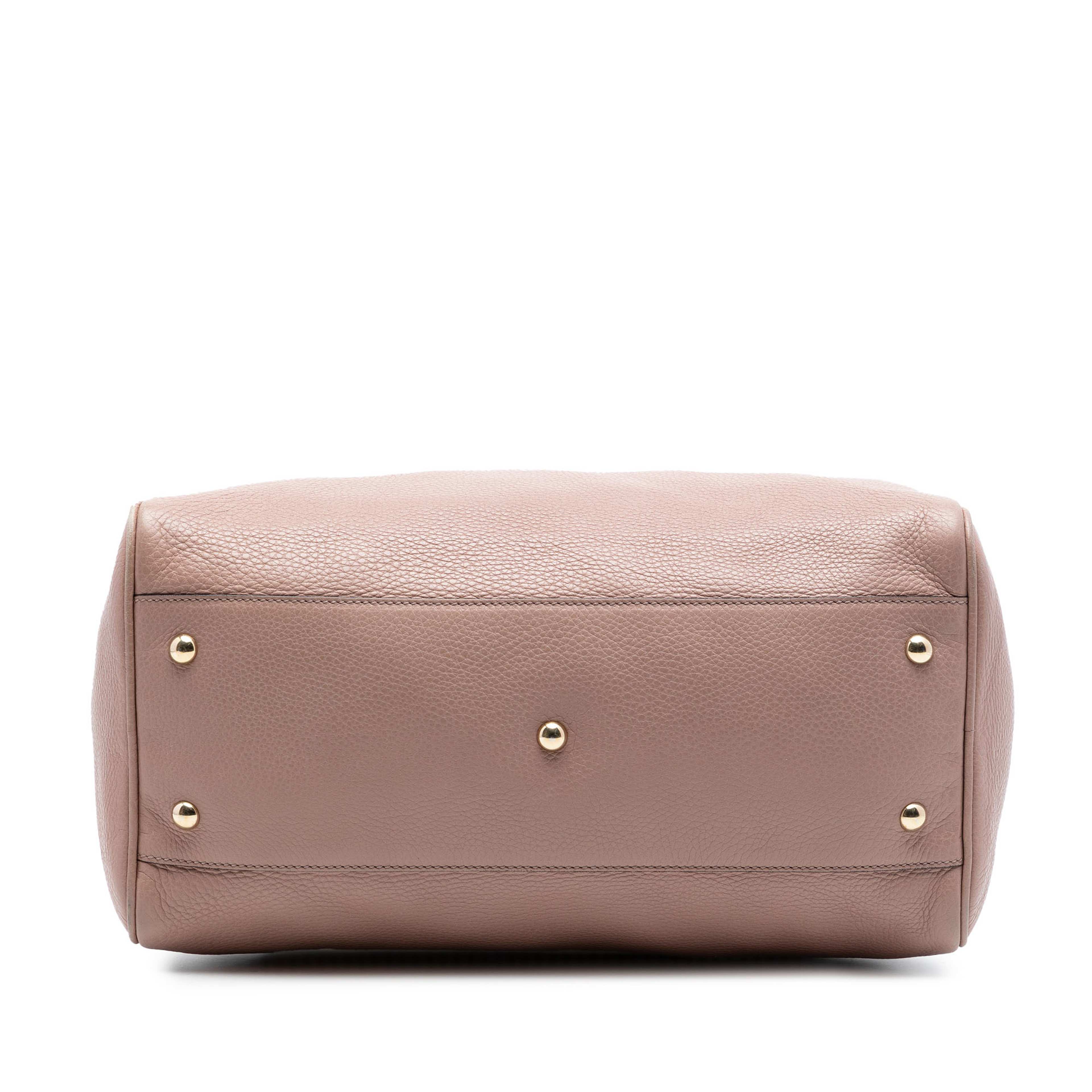 Gucci Medium Calfskin Bamboo Shopper Boston Bag, från Luxclusif, i färgen nude. Klicka för att öppna bilden i stort format