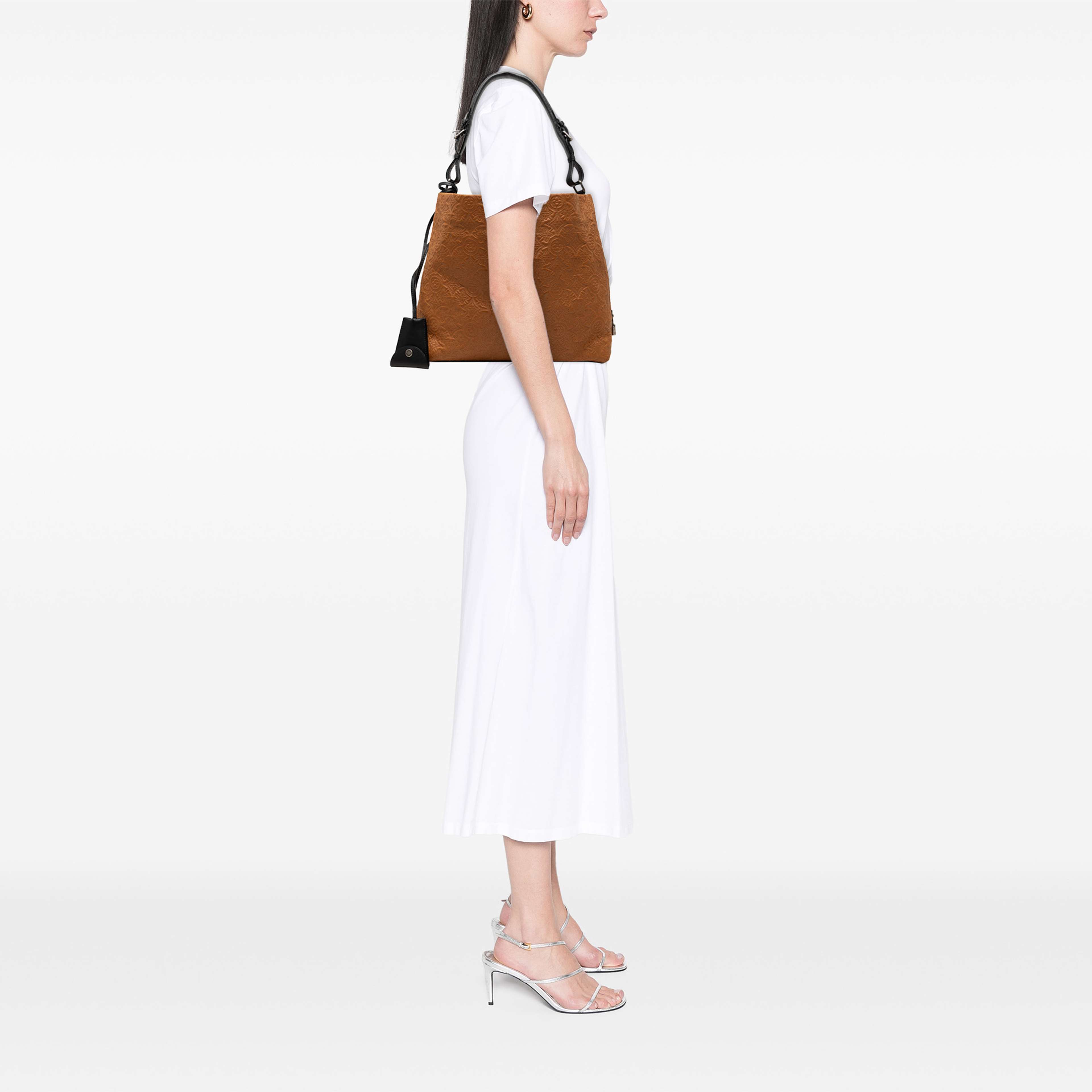Louis Vuitton Monogram Antheia Hobo Gm, från Luxclusif, i färgen brun. Klicka för att öppna bilden i stort format