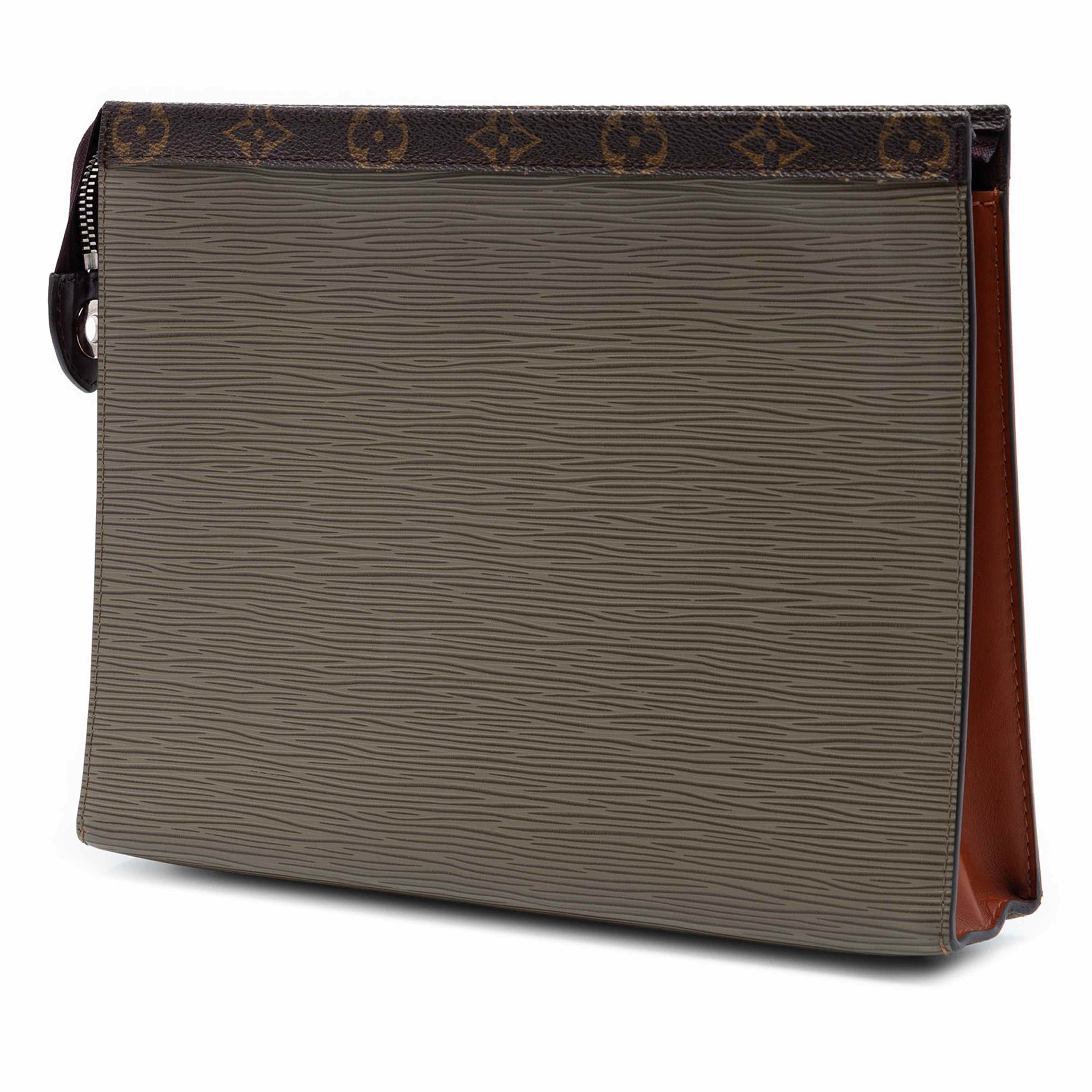 Louis Vuitton Epi Pochette Voyage Mm, från Luxclusif, i färgen brun. Klicka för att öppna bilden i stort format