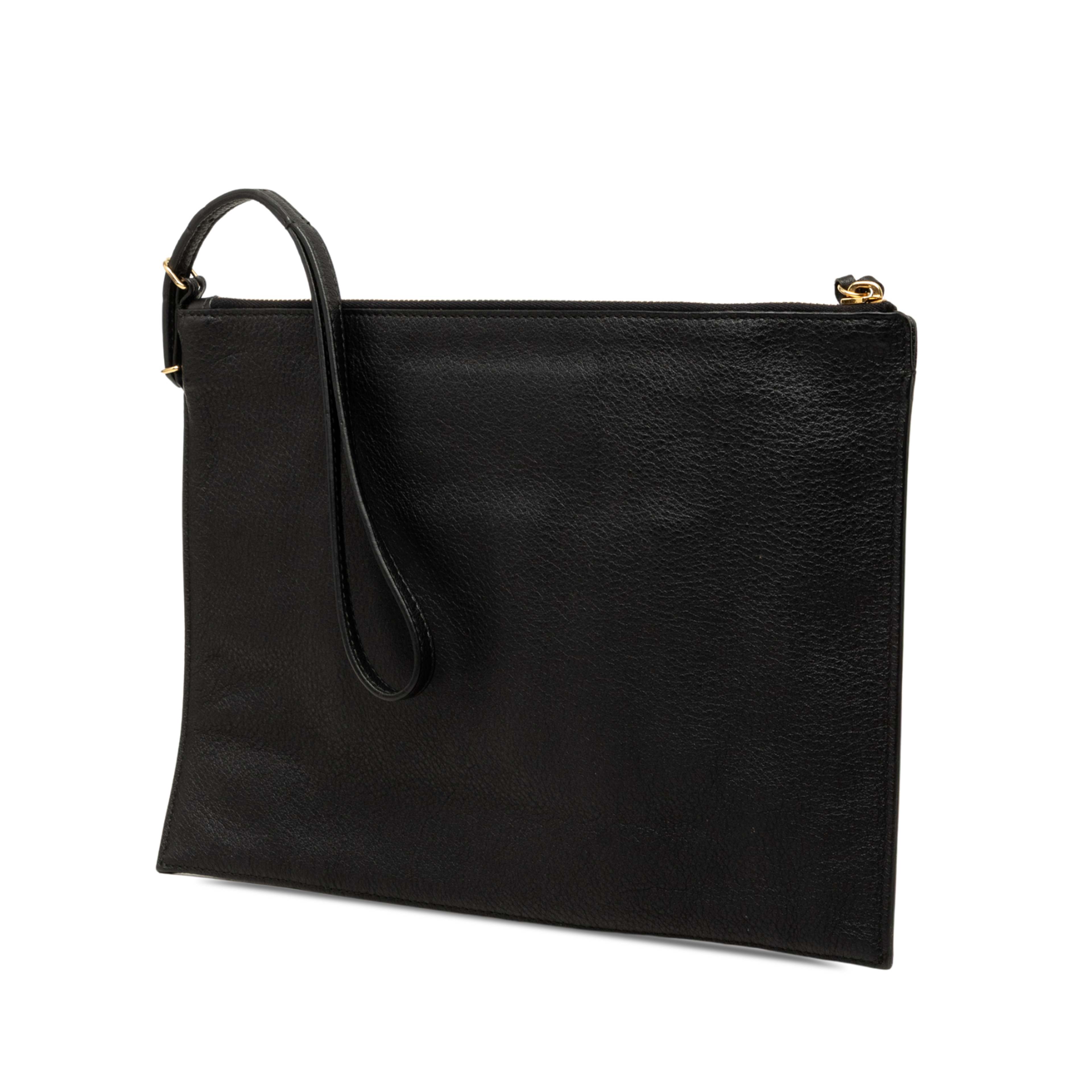 Balenciaga Goatskin Metallic Edge Papier Wristlet Clutch, från Luxclusif, i färgen svart. Klicka för att öppna bilden i stort format