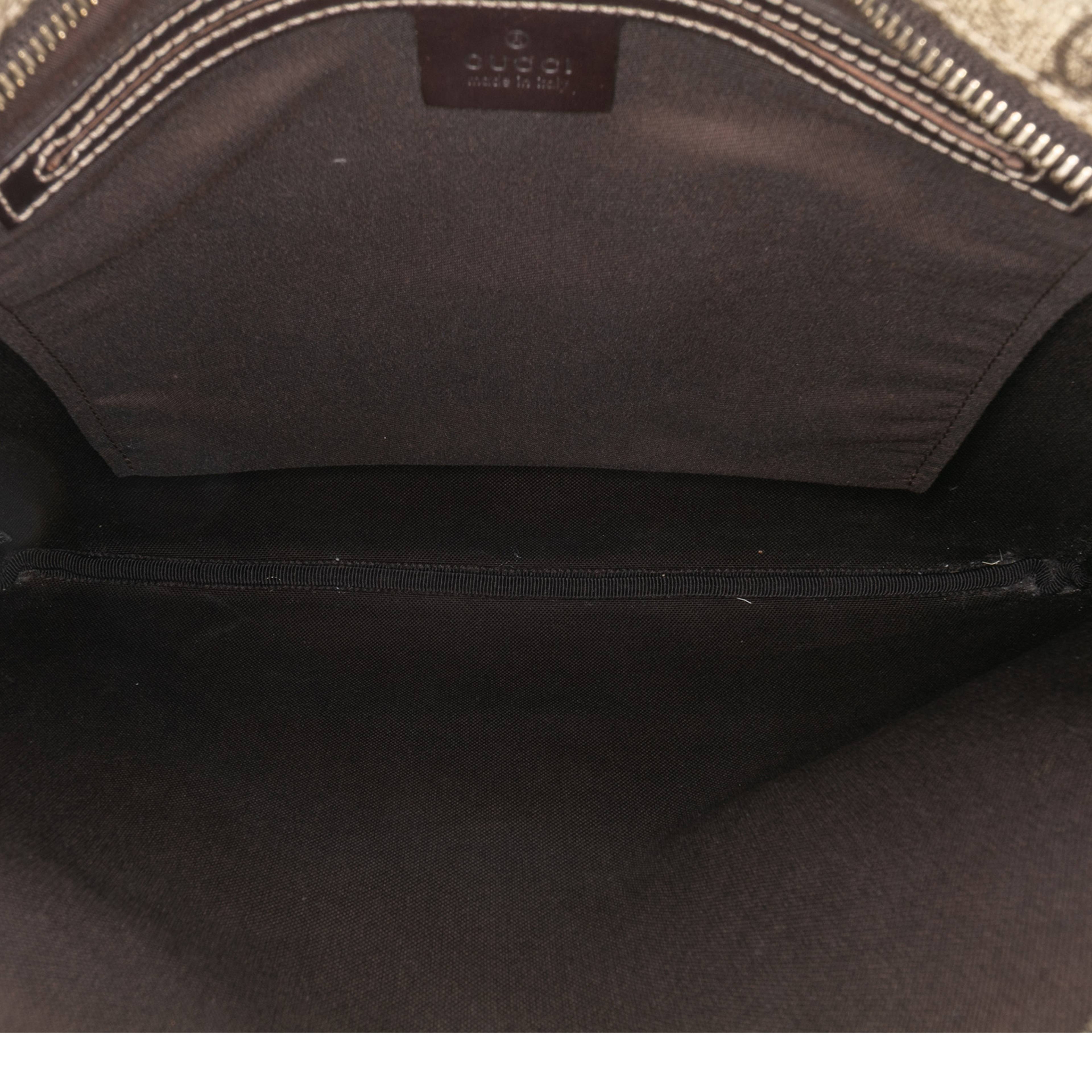 Gucci Gg Supreme Crossbody, från Luxclusif, i färgen beige. Klicka för att öppna bilden i stort format