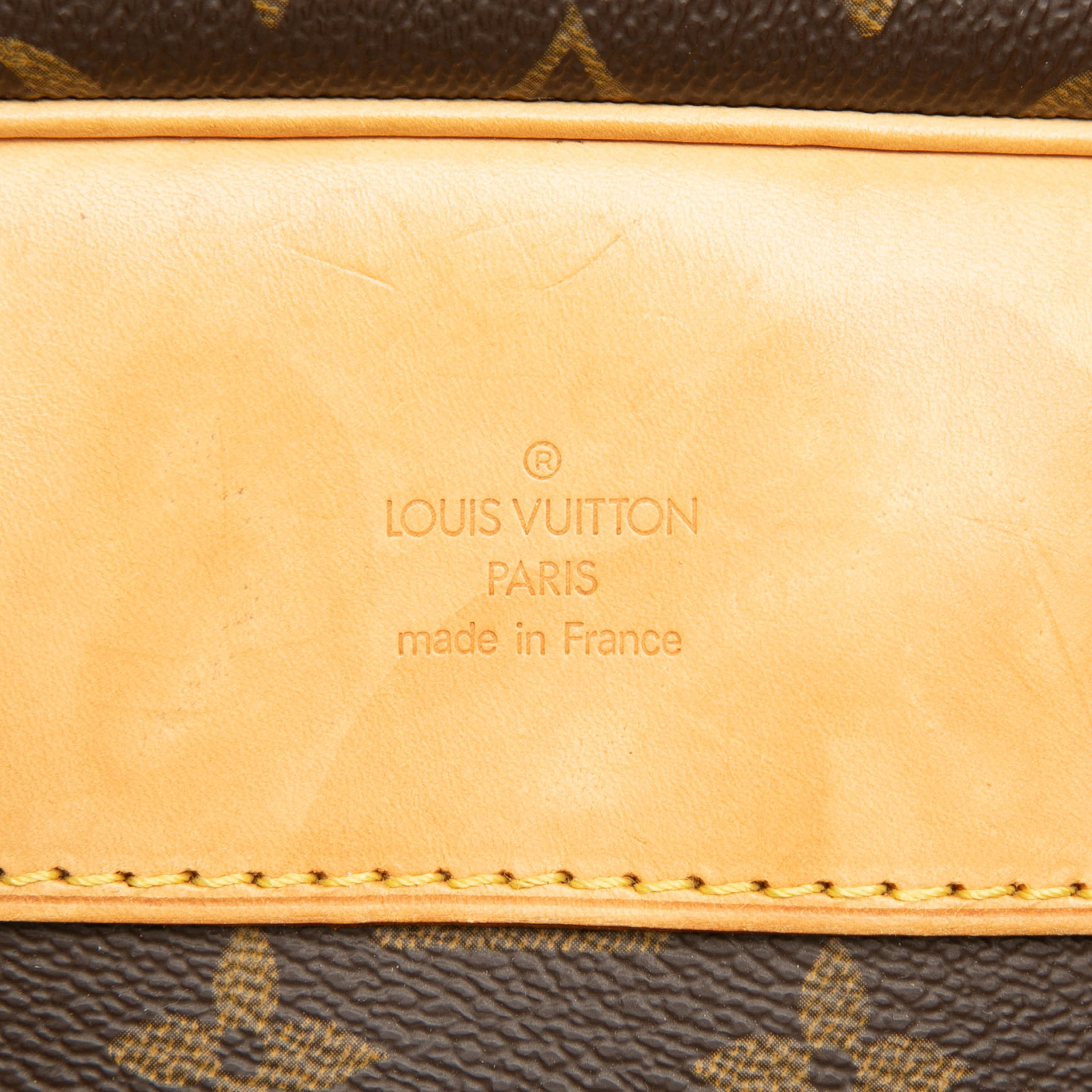Louis Vuitton Monogram Evasion, från Luxclusif, i färgen brun. Klicka för att öppna bilden i stort format