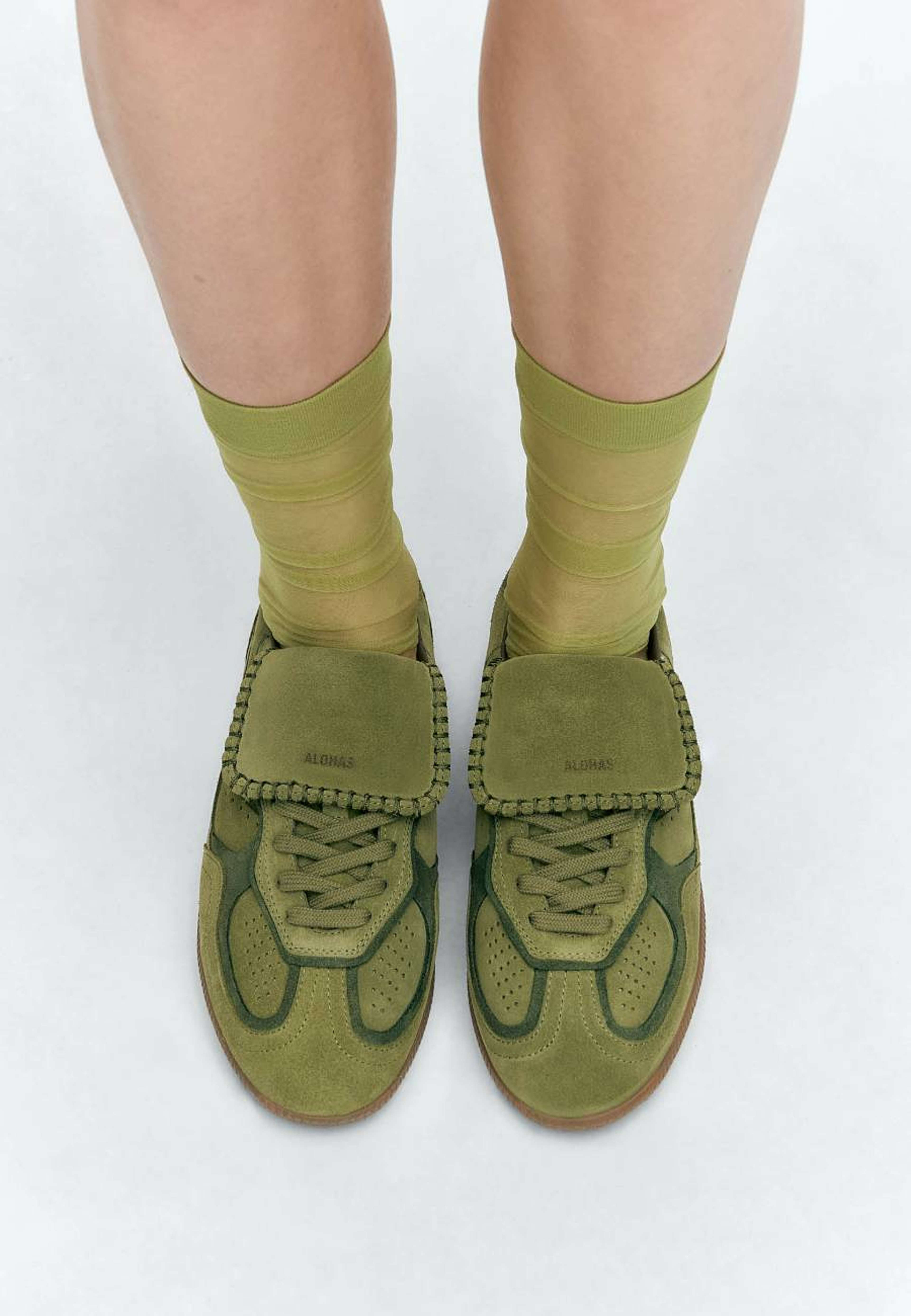 Tb.490 Club Suede Green Leather Sneakers, från Alohas, i färgen green. Klicka för att öppna bilden i stort format