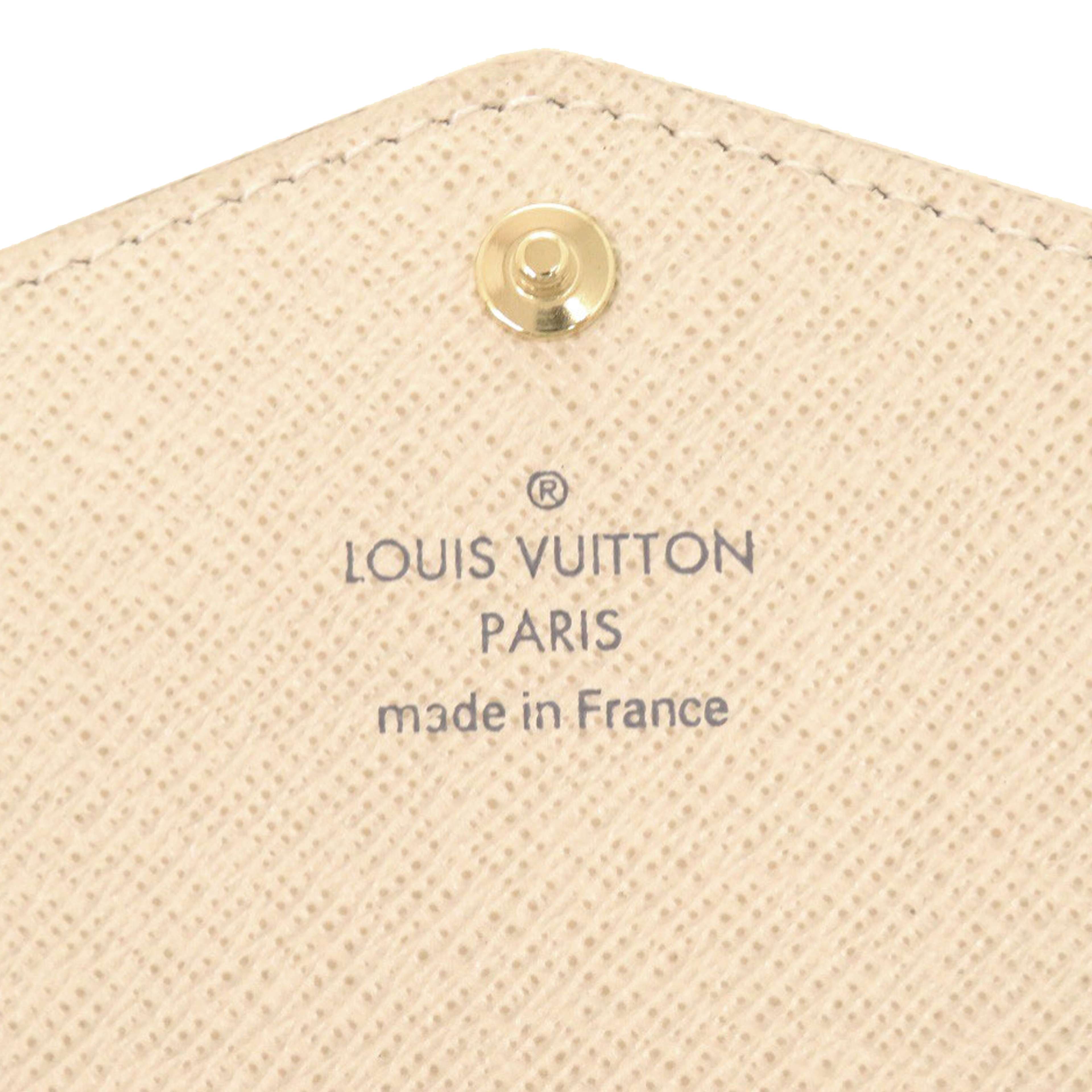Louis Vuitton Damier Azur Sarah Long Wallet, från Luxclusif, i färgen white. Klicka för att öppna bilden i stort format
