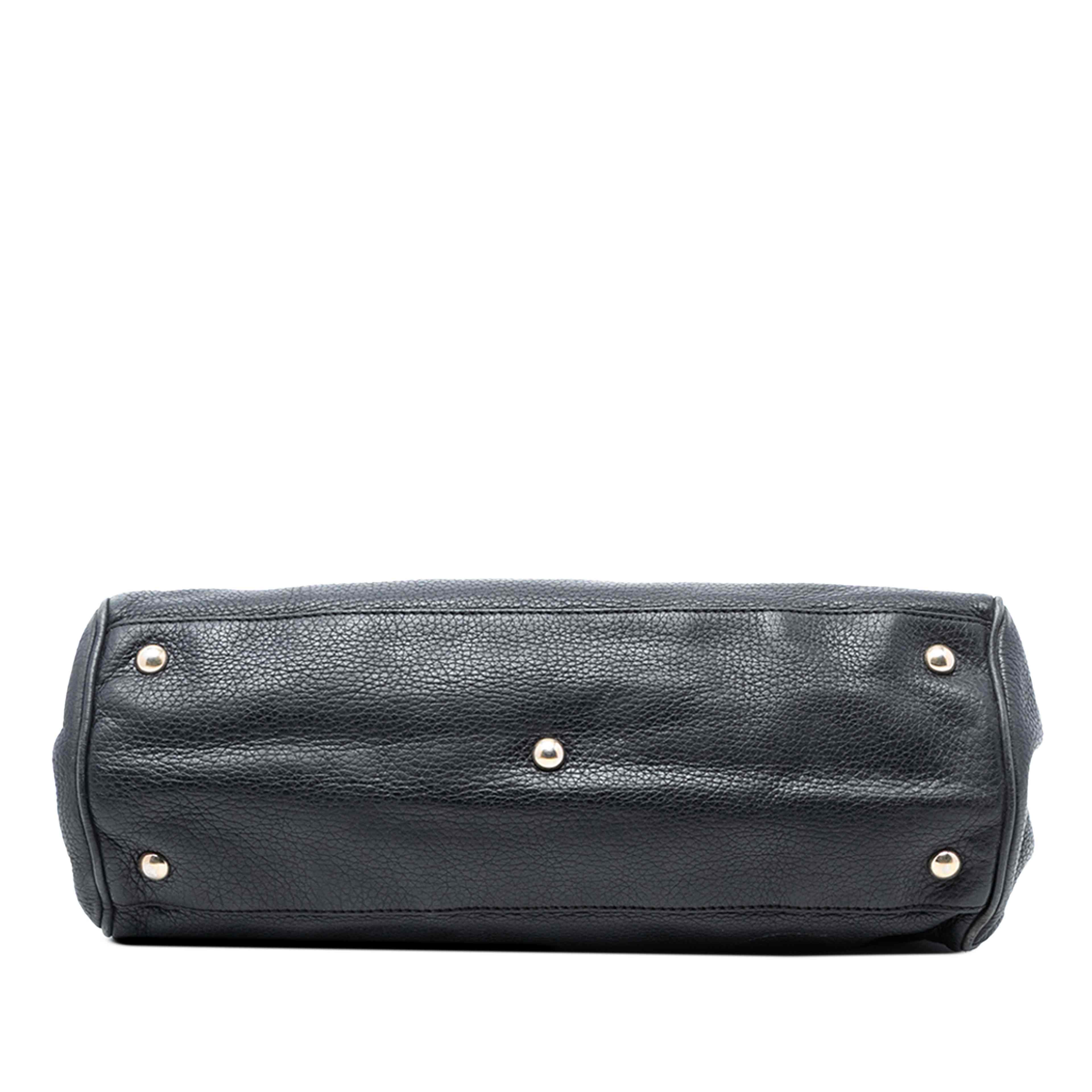 Gucci Medium Calfskin Bamboo Shopper Satchel, från Luxclusif, i färgen black. Klicka för att öppna bilden i stort format