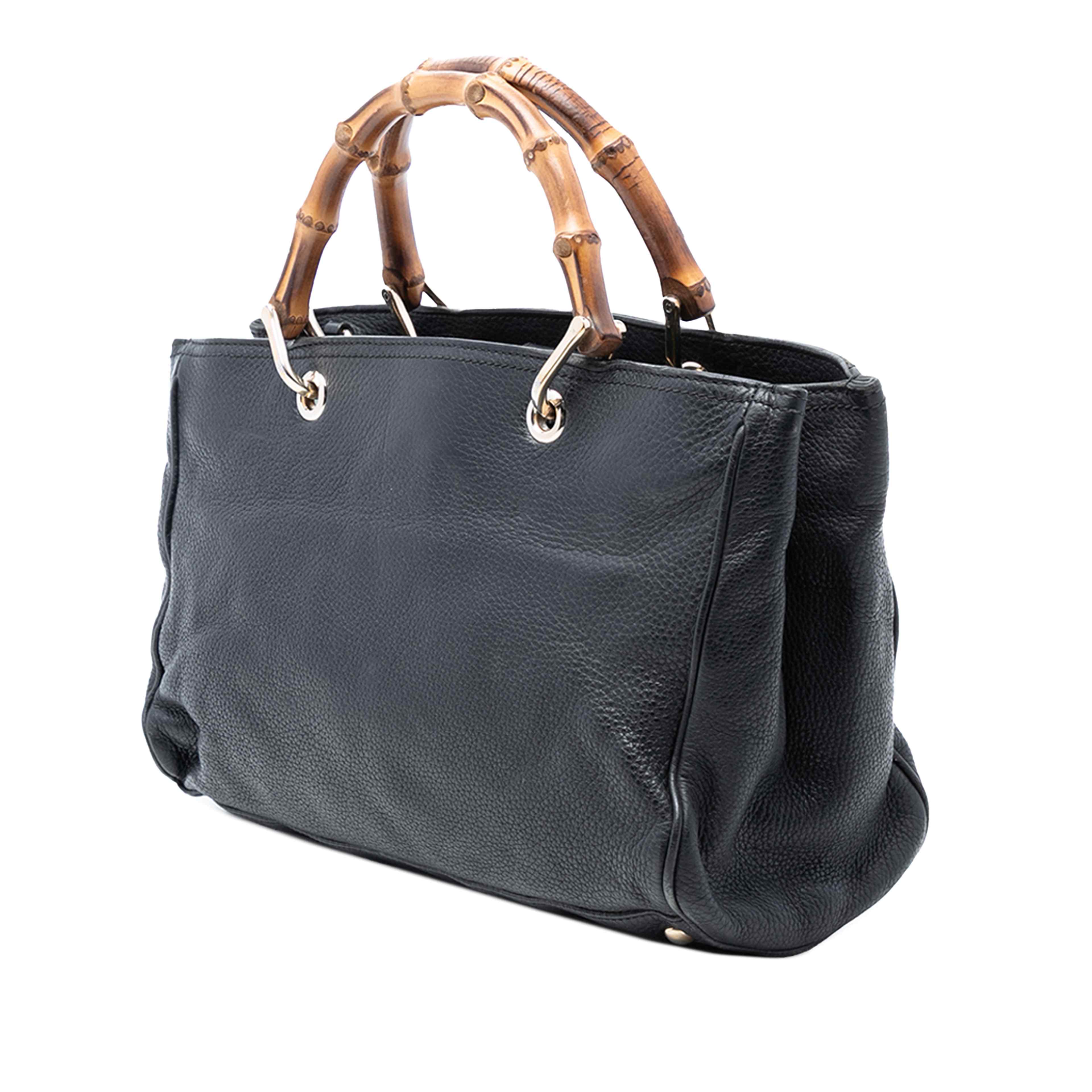 Gucci Medium Calfskin Bamboo Shopper Satchel, från Luxclusif, i färgen black. Klicka för att öppna bilden i stort format