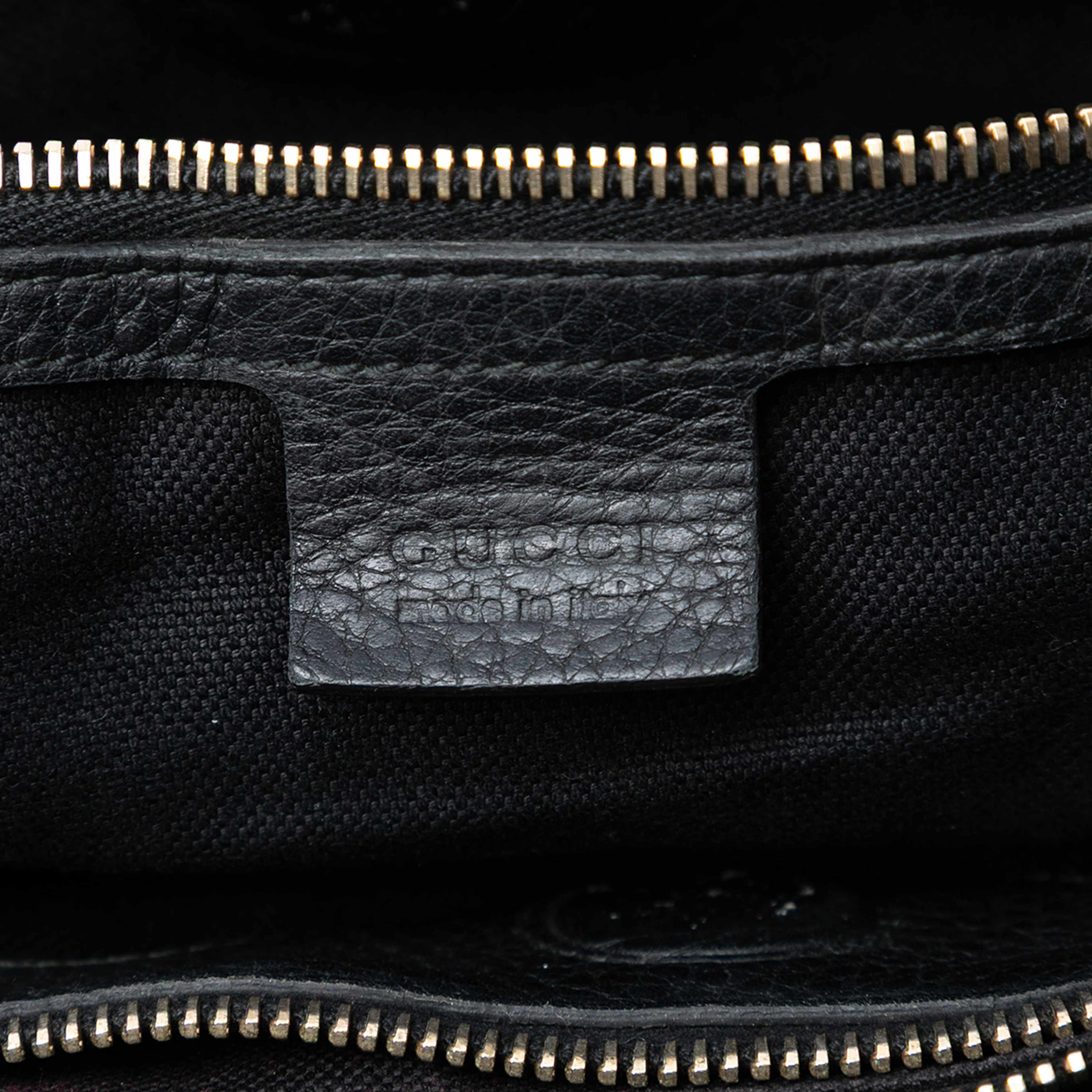 Gucci Medium Calfskin Bamboo Shopper Satchel, från Luxclusif, i färgen black. Klicka för att öppna bilden i stort format