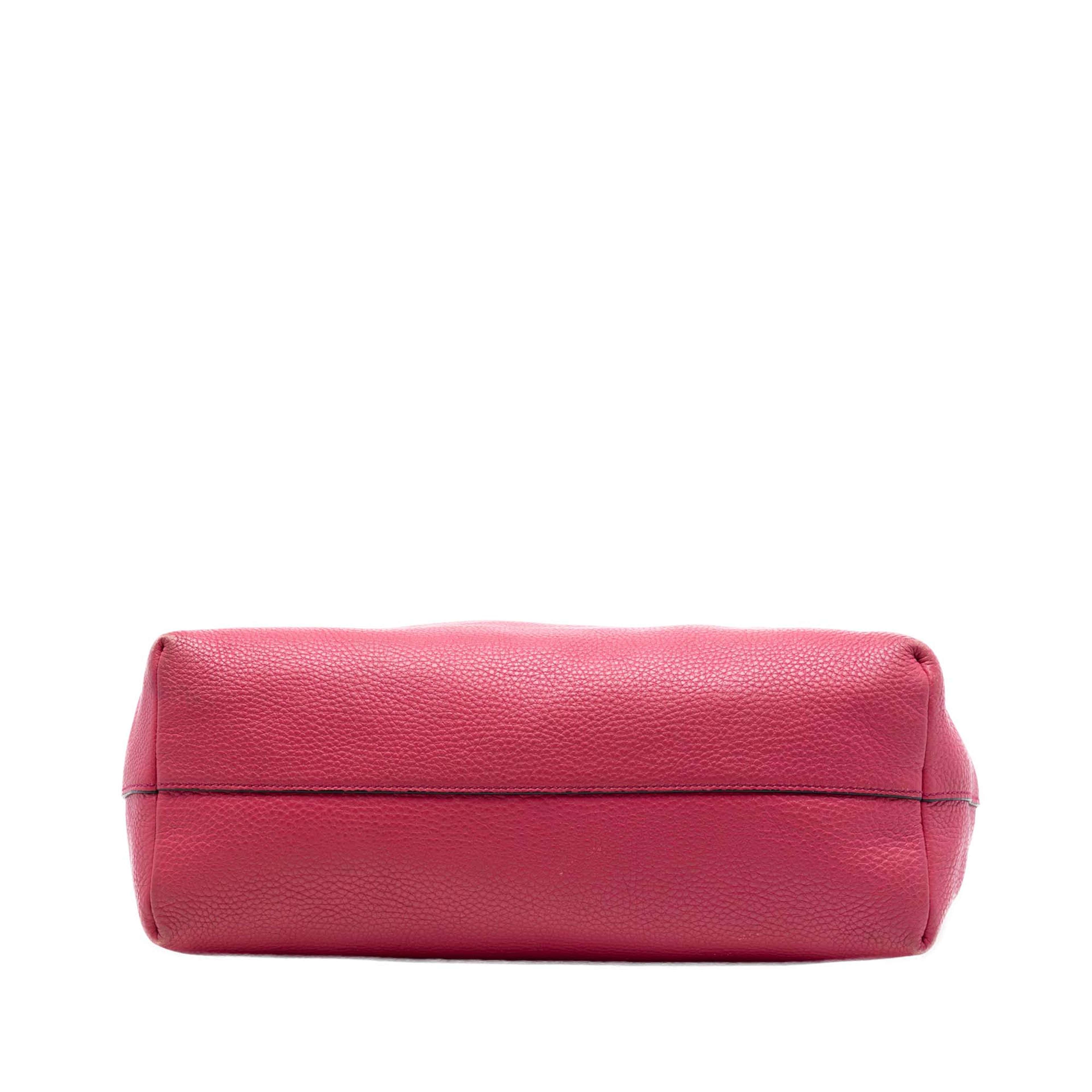 Prada Vitello Daino Open Convertible Tote, från Luxclusif, i färgen rosa. Klicka för att öppna bilden i stort format