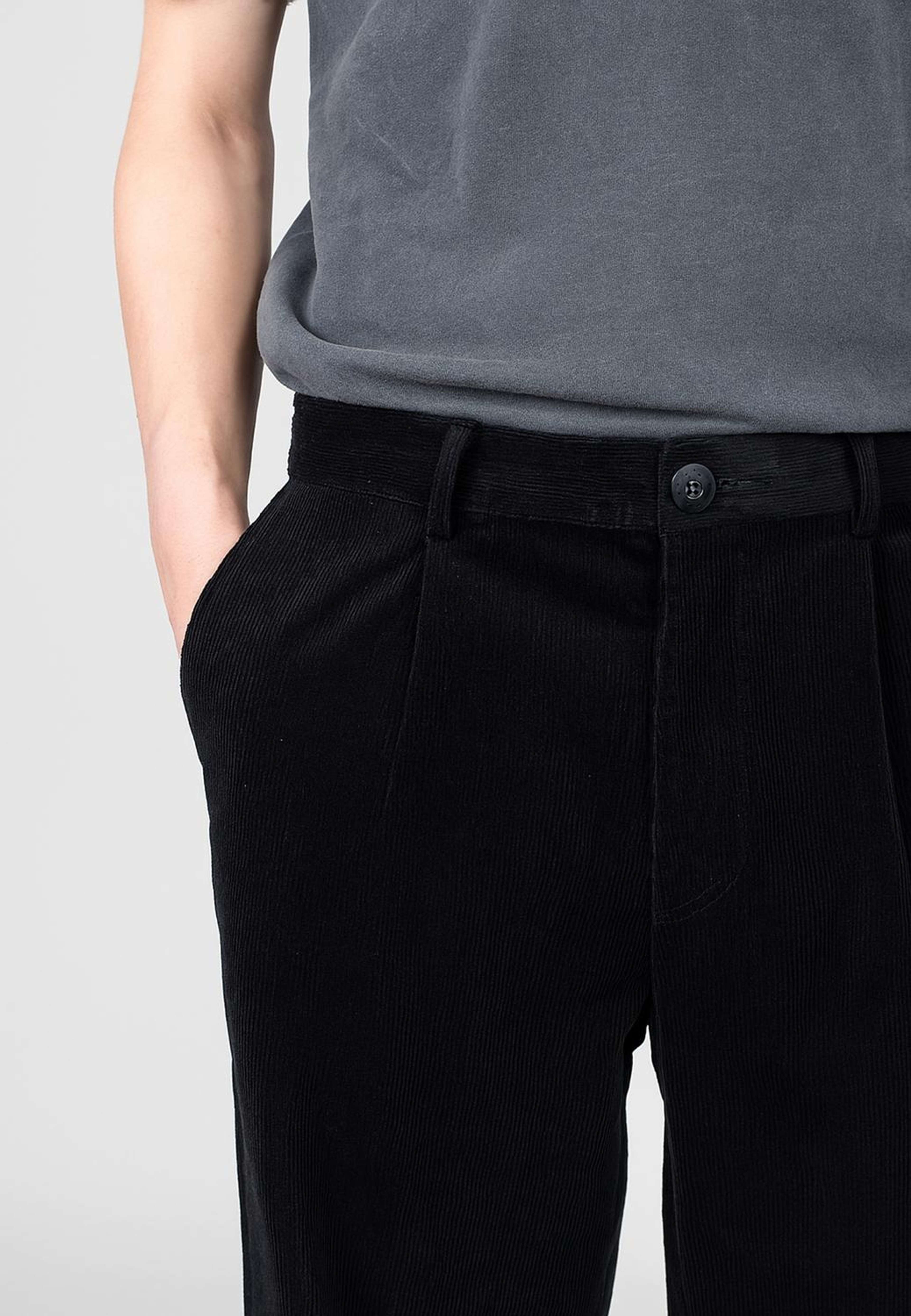 Lou Cord Trousers, från Ciszere, i färgen black. Klicka för att öppna bilden i stort format