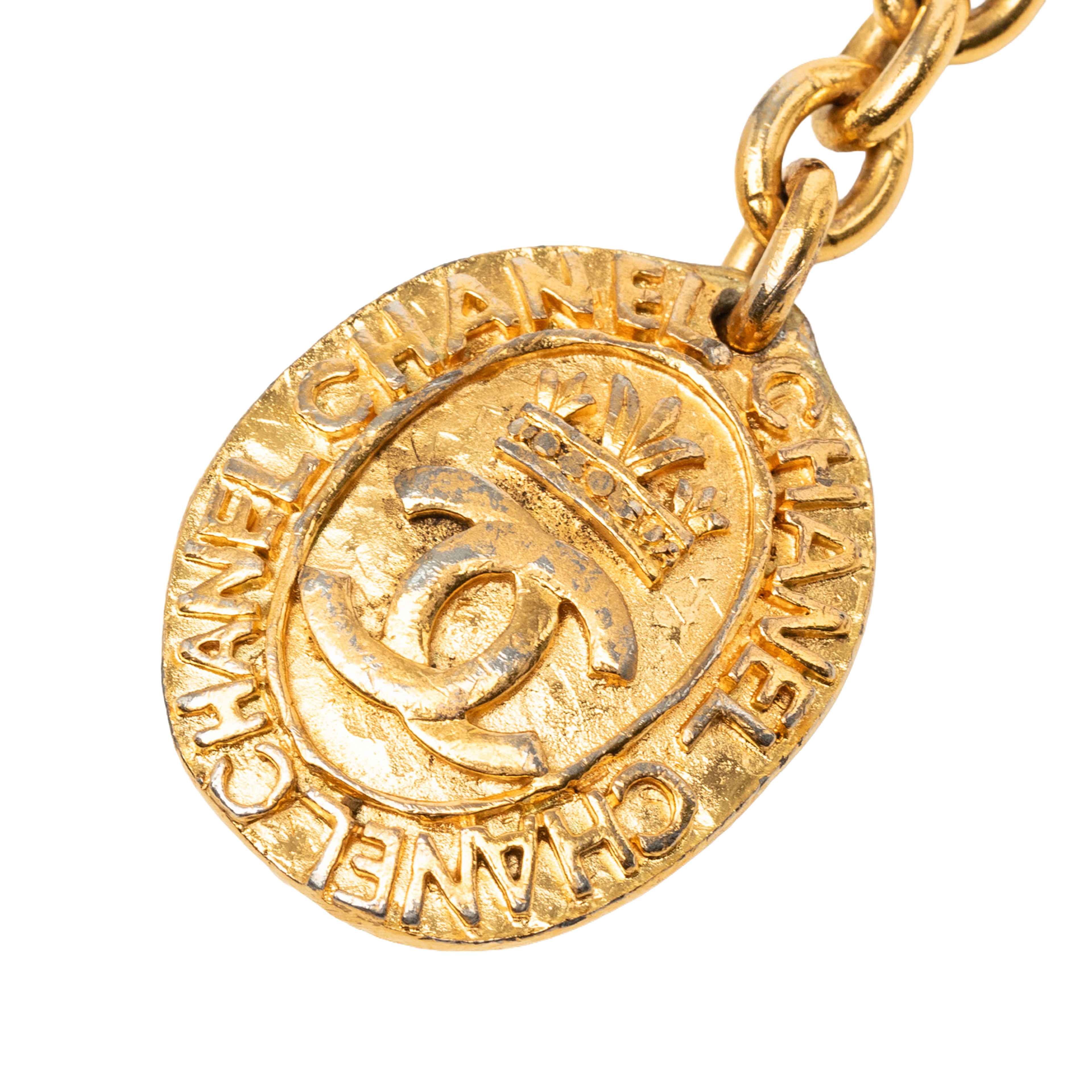 Chanel Cc Gold Plated Medallion Chain Belt, från Luxclusif, i färgen guld. Klicka för att öppna bilden i stort format