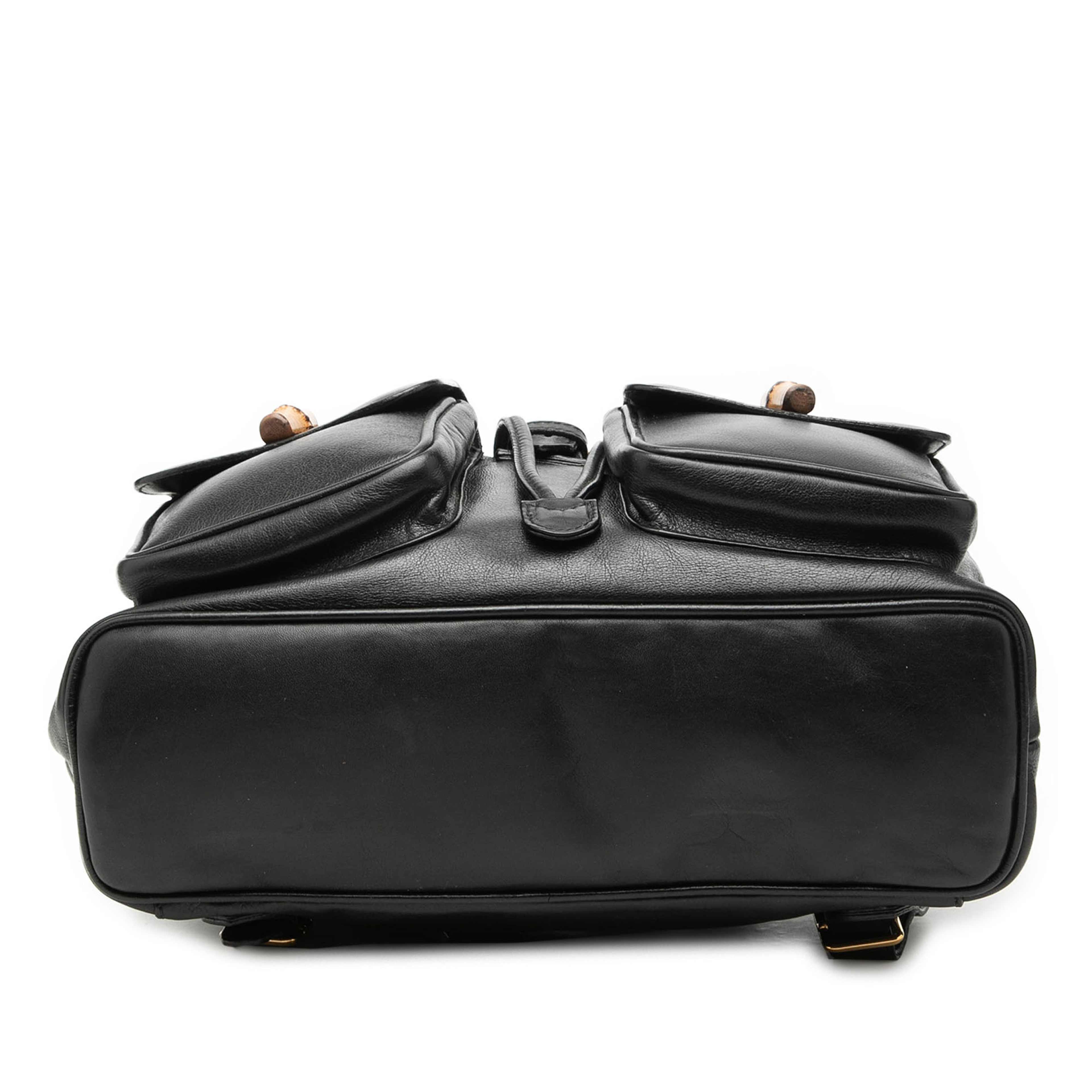 Gucci Calfskin Bamboo Drawstring Backpack, från Luxclusif, i färgen black. Klicka för att öppna bilden i stort format