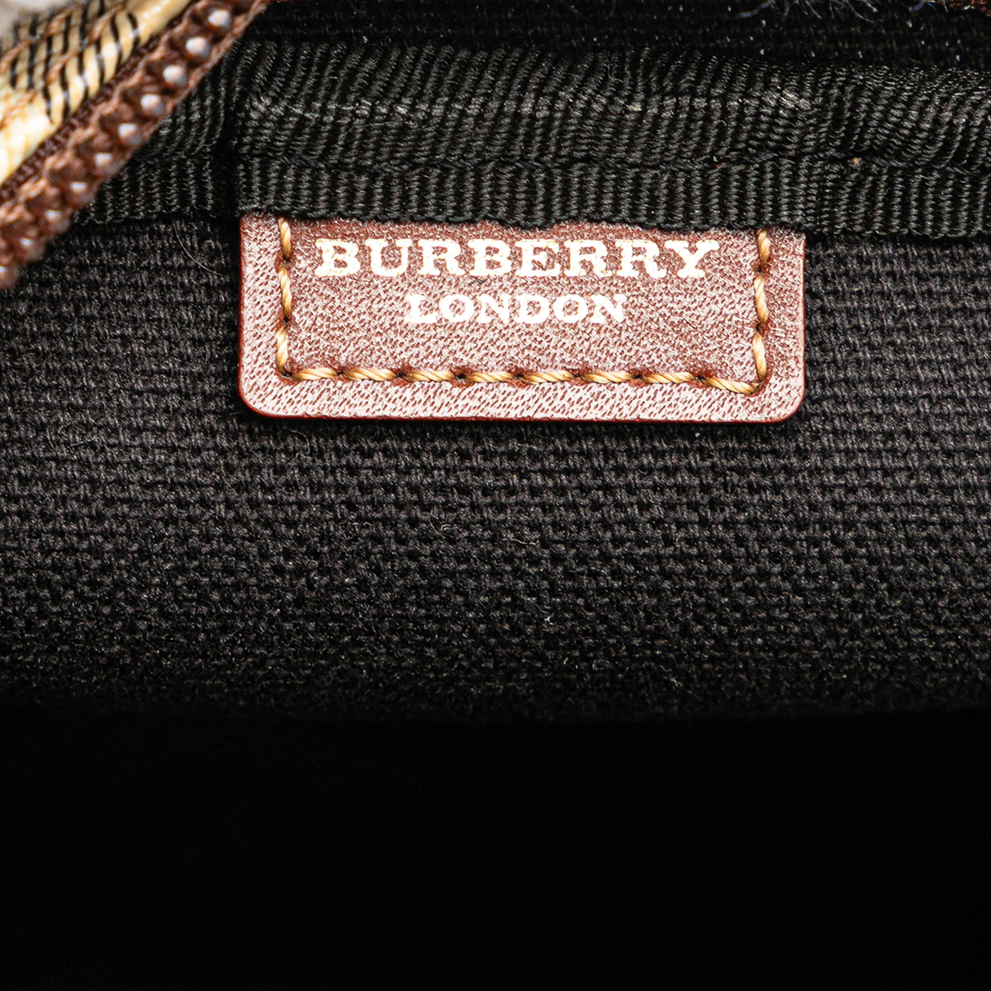 Burberry Haymarket Check Canvas Crossbody, från Luxclusif, i färgen beige. Klicka för att öppna bilden i stort format
