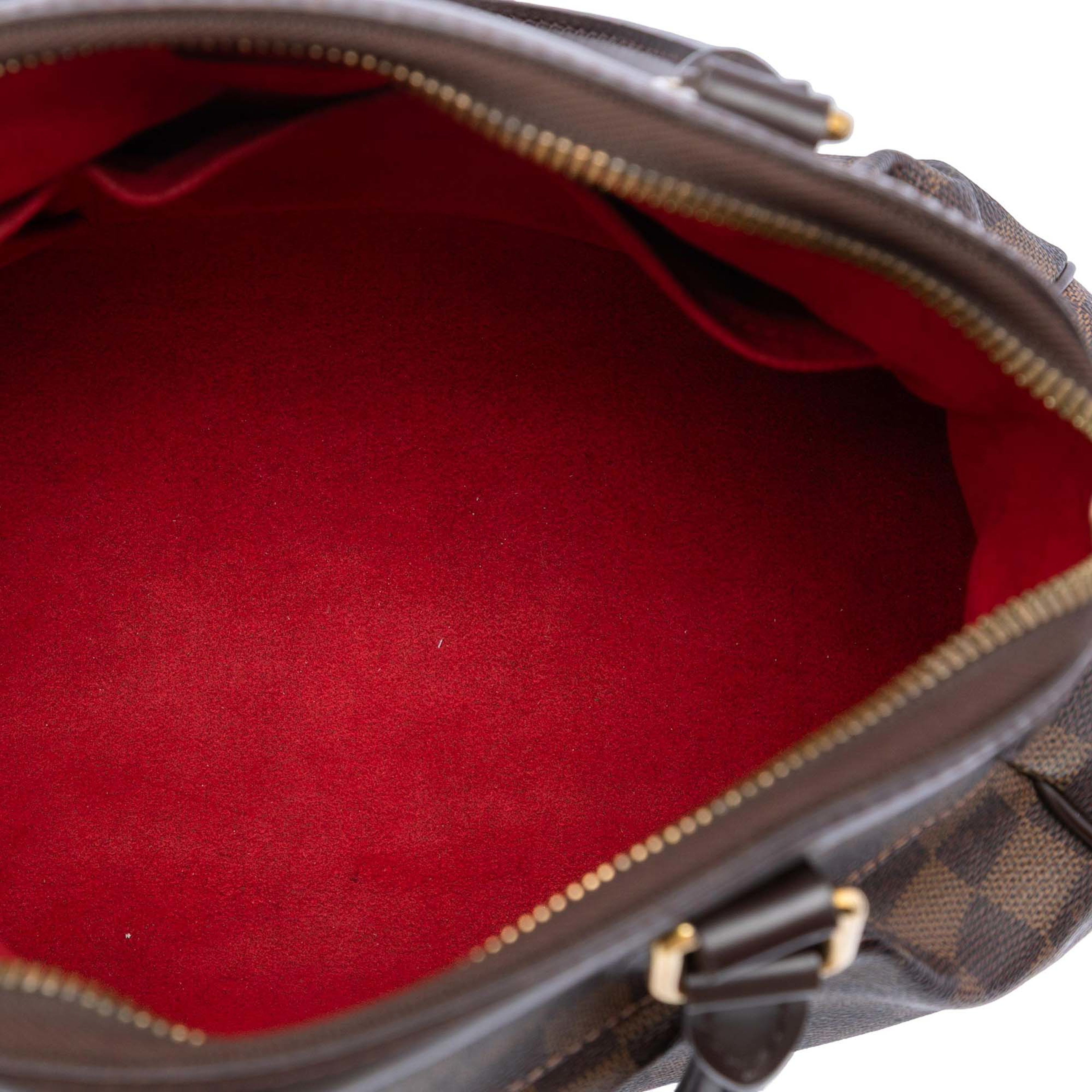 Louis Vuitton Damier Ebene Trevi Pm, från Luxclusif, i färgen brun. Klicka för att öppna bilden i stort format