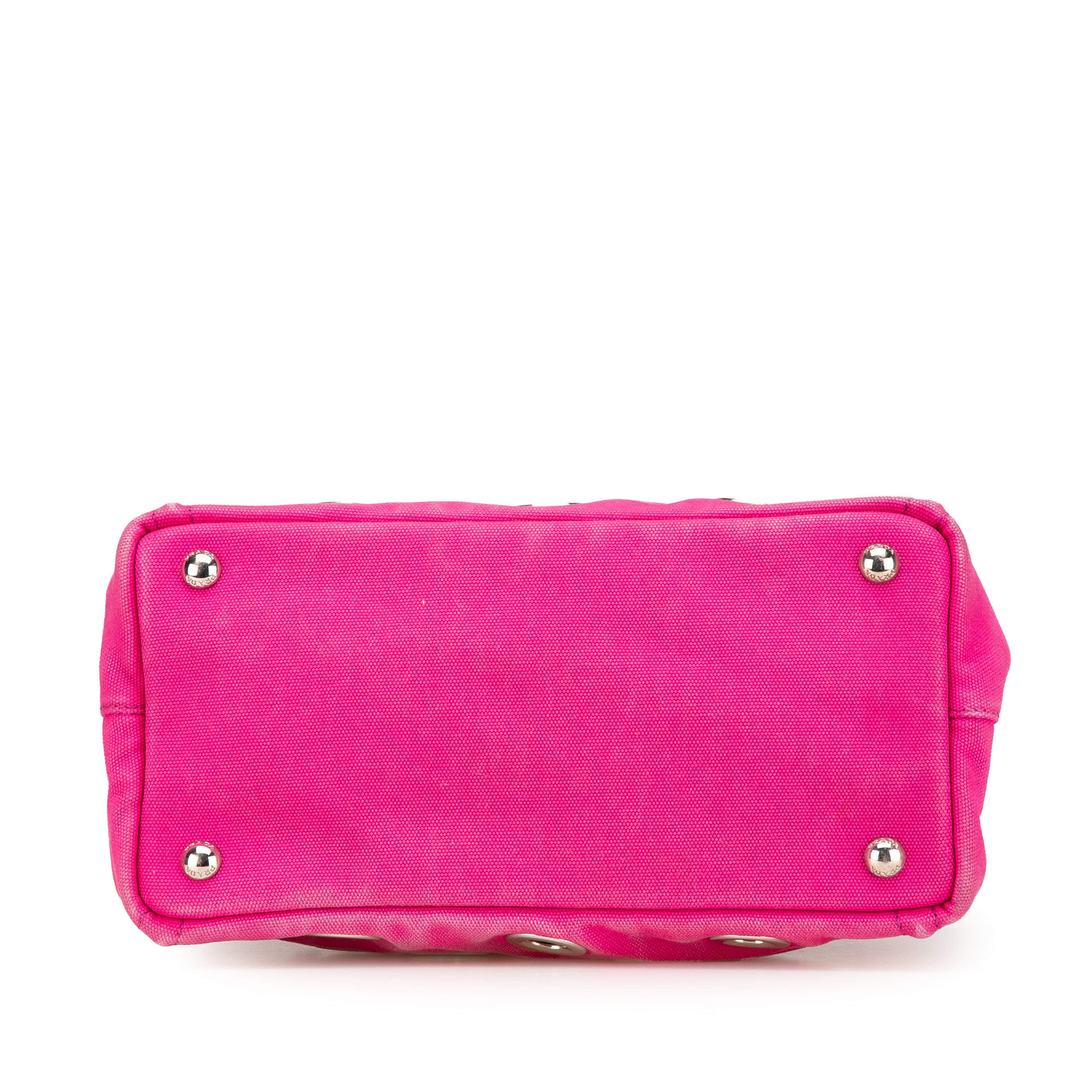 Prada Small Canvas Canapa Grommet Satchel, från Luxclusif, i färgen pink. Klicka för att öppna bilden i stort format