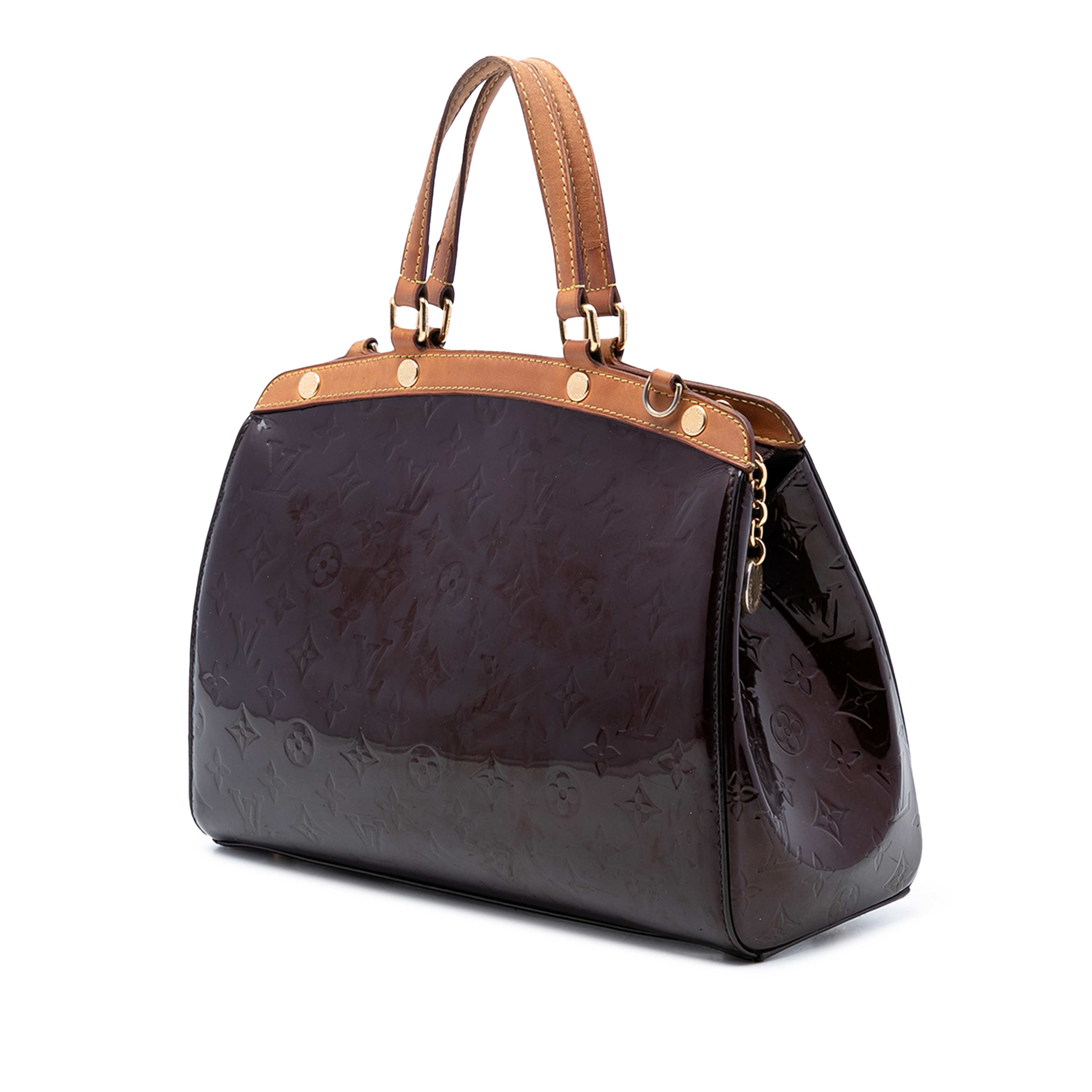 Louis Vuitton Monogram Vernis Brea Mm, från Luxclusif, i färgen purple. Klicka för att öppna bilden i stort format