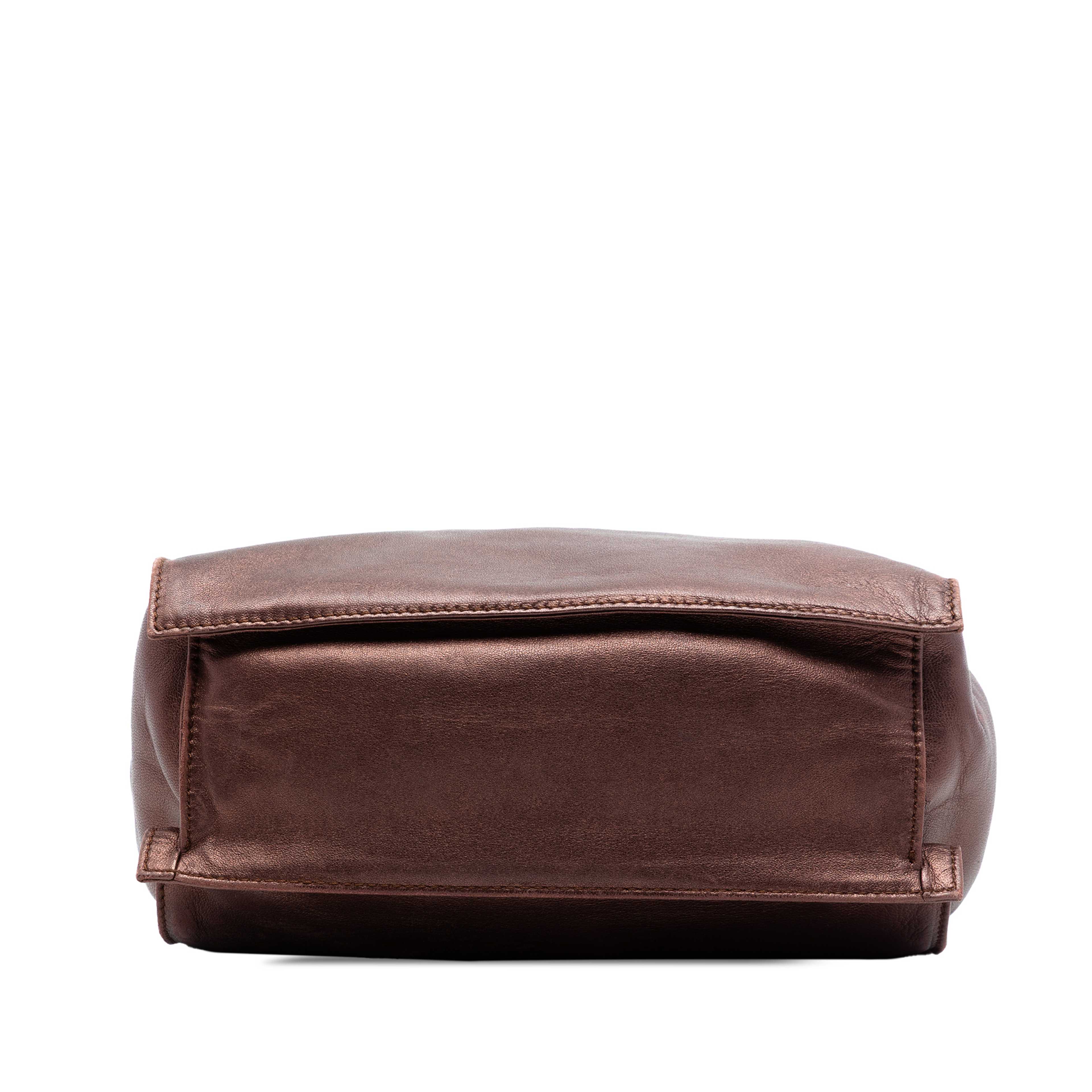 Prada Metallic Nappa Frame Crossbody, från Luxclusif, i färgen dark brown. Klicka för att öppna bilden i stort format