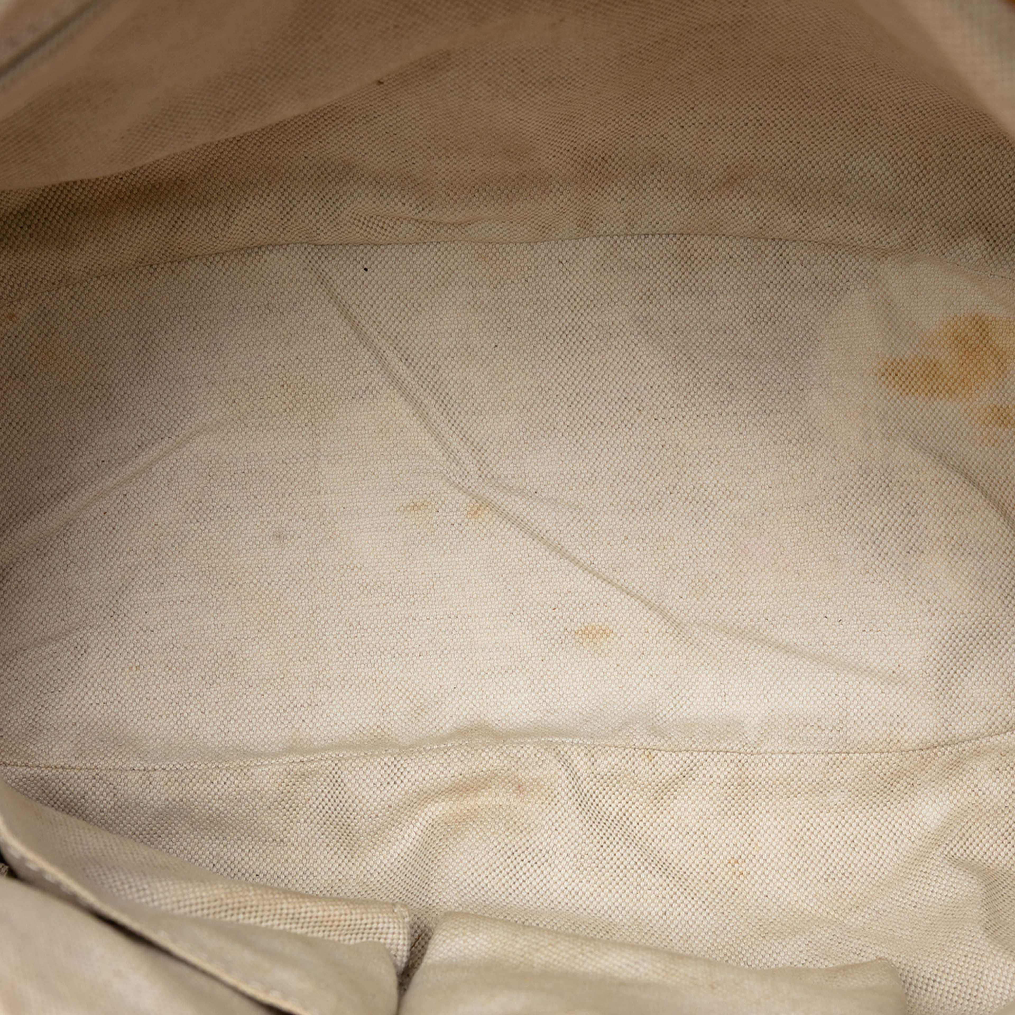 Gucci Gg Canvas Sukey Satchel, från Luxclusif, i färgen beige. Klicka för att öppna bilden i stort format