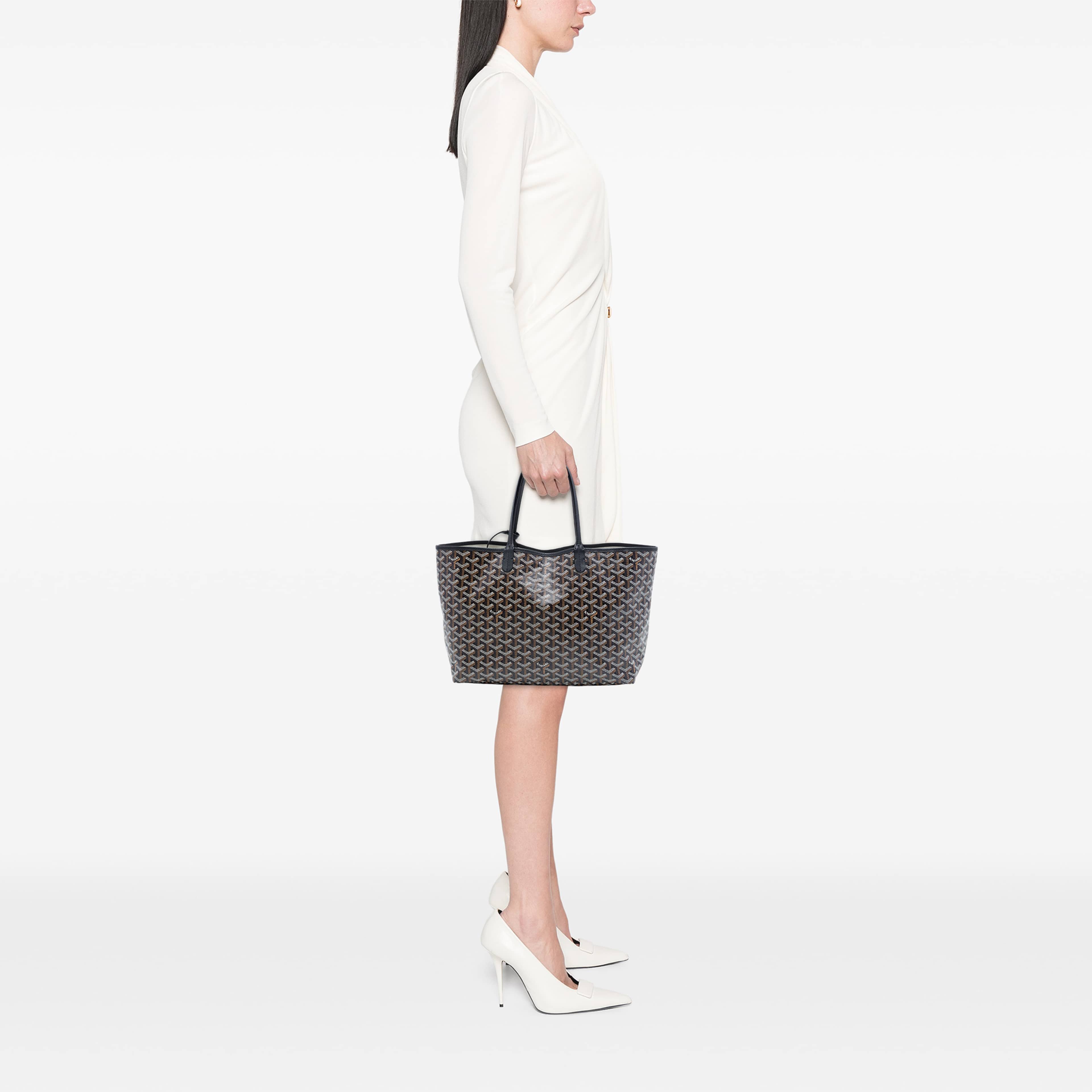 Goyard Goyardine Saint Louis Pm, från Luxclusif, i färgen svart. Klicka för att öppna bilden i stort format