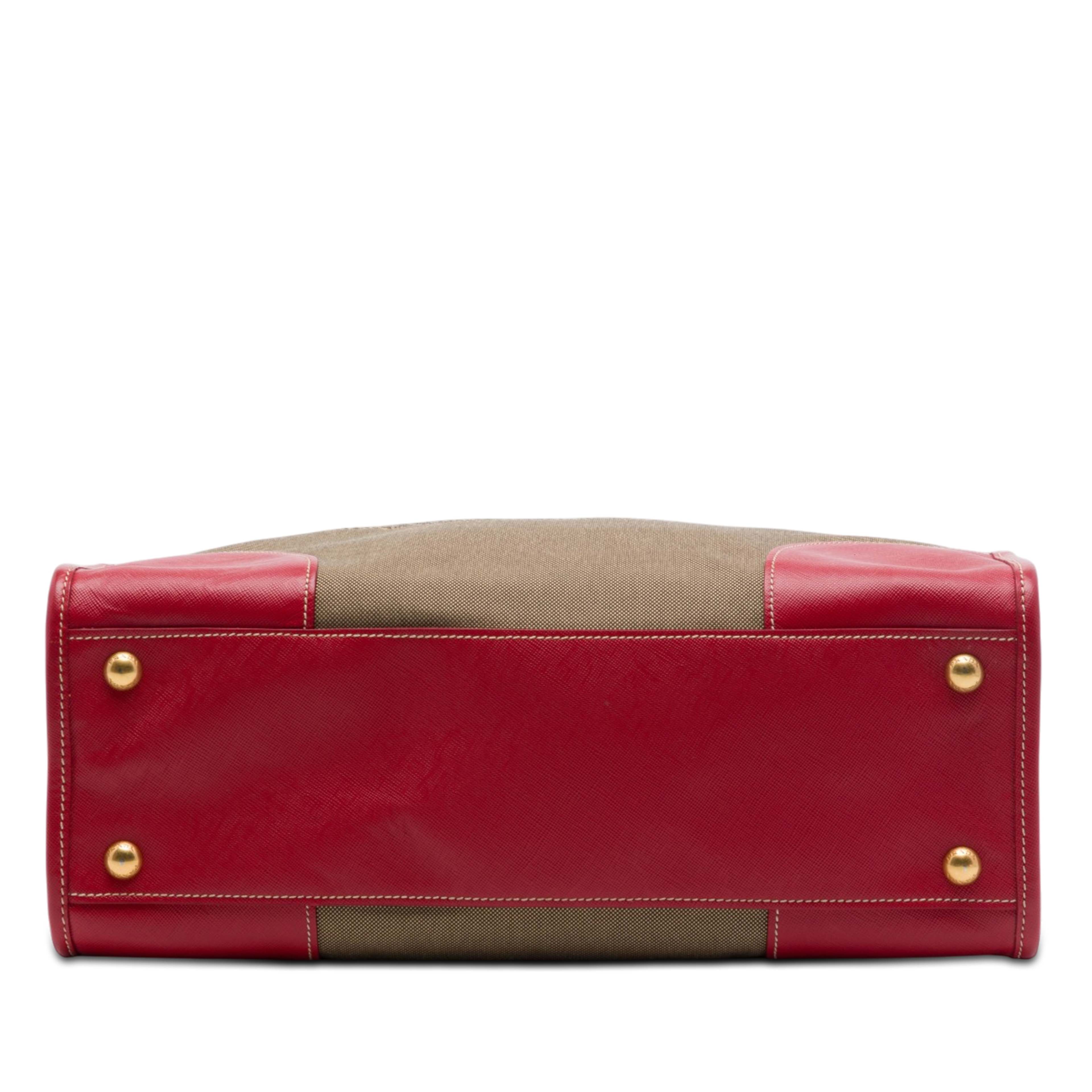 Prada Saffiano Trimmed Canvas Canapa Logo Double Zip Satchel, från Luxclusif, i färgen brun. Klicka för att öppna bilden i stort format
