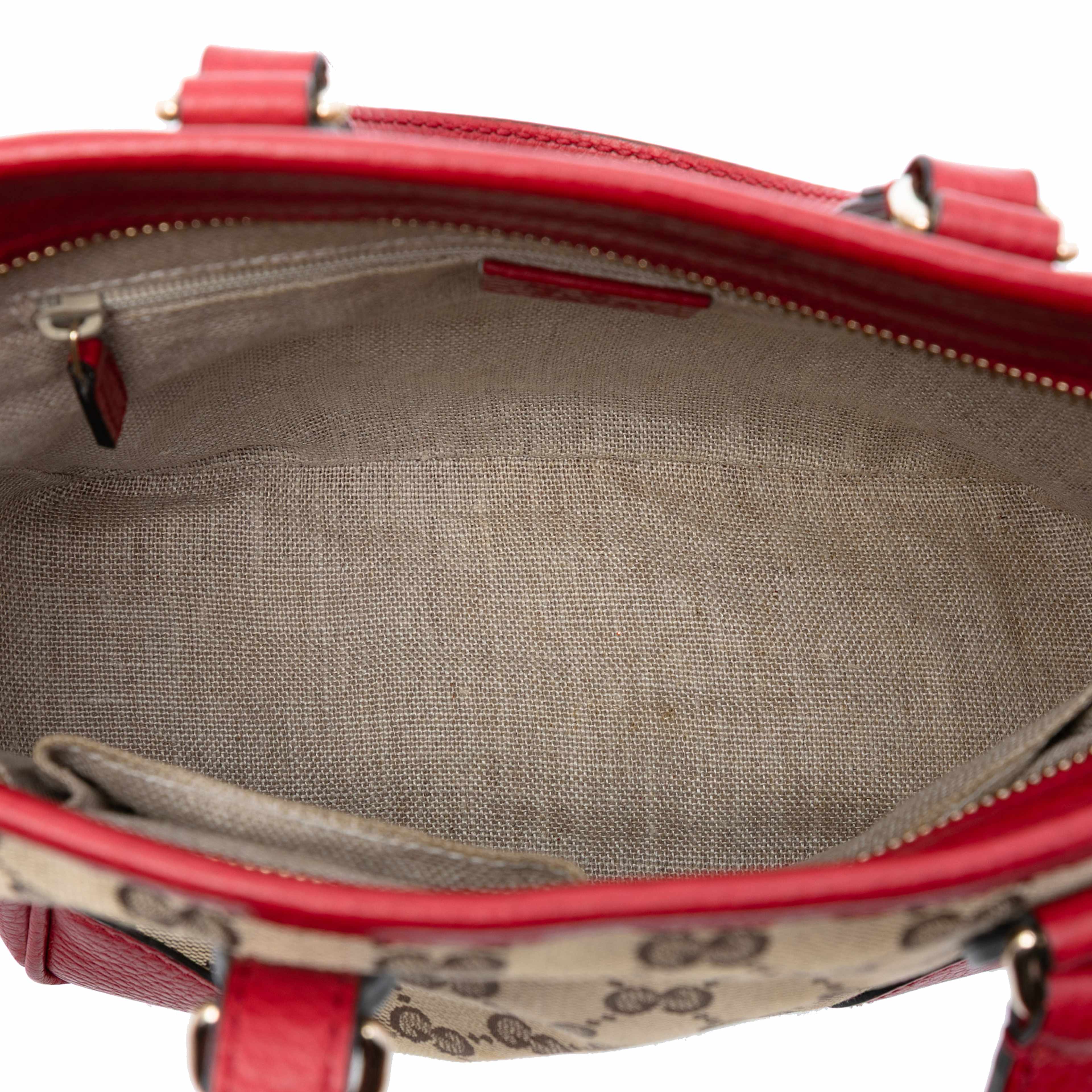 Gucci Small Gg Canvas Bree Satchel, från Luxclusif, i färgen beige. Klicka för att öppna bilden i stort format