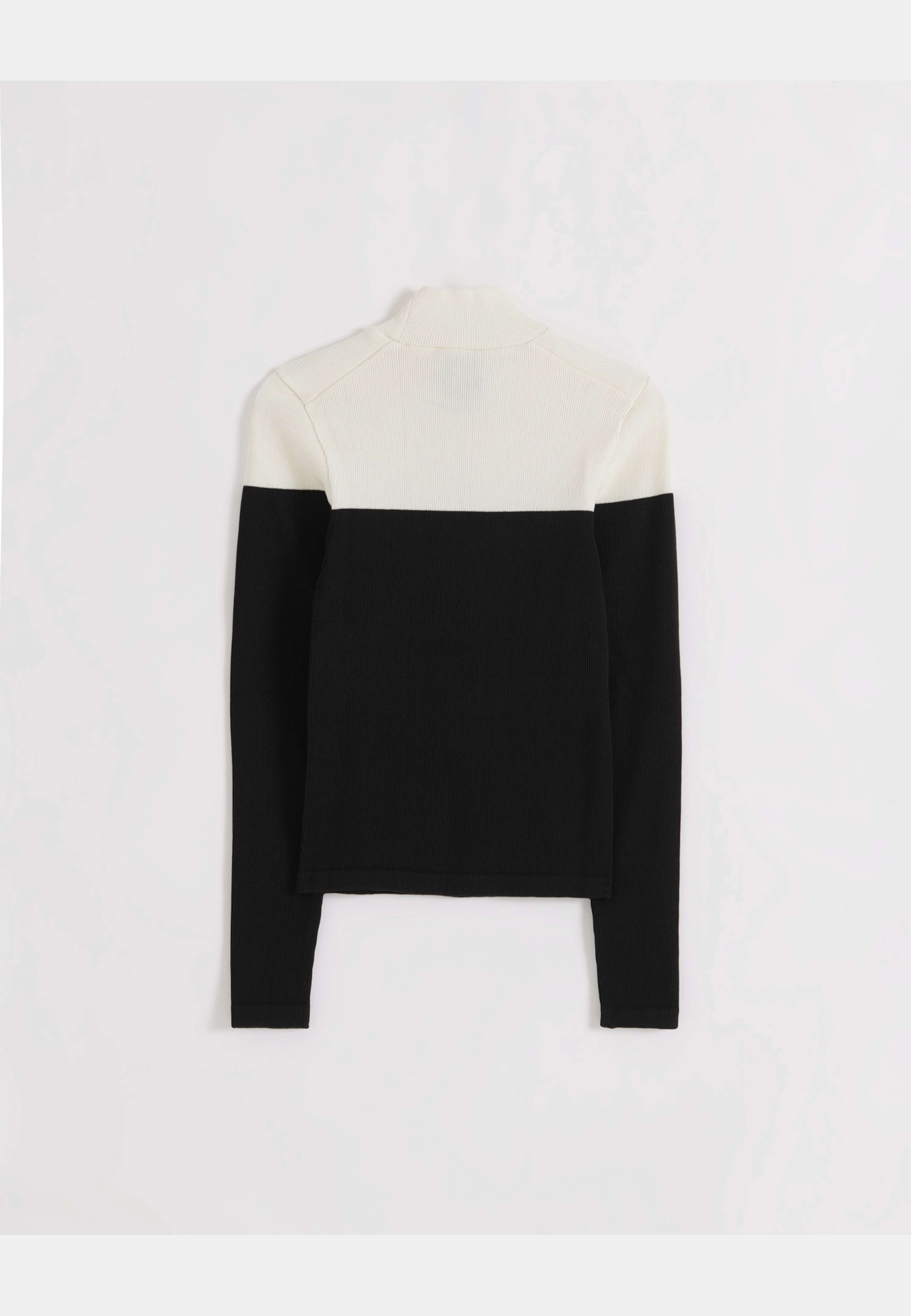 Blocked Ribbed Wool Long Sleeve, från aim'n, i färgen black/white. Klicka för att öppna bilden i stort format