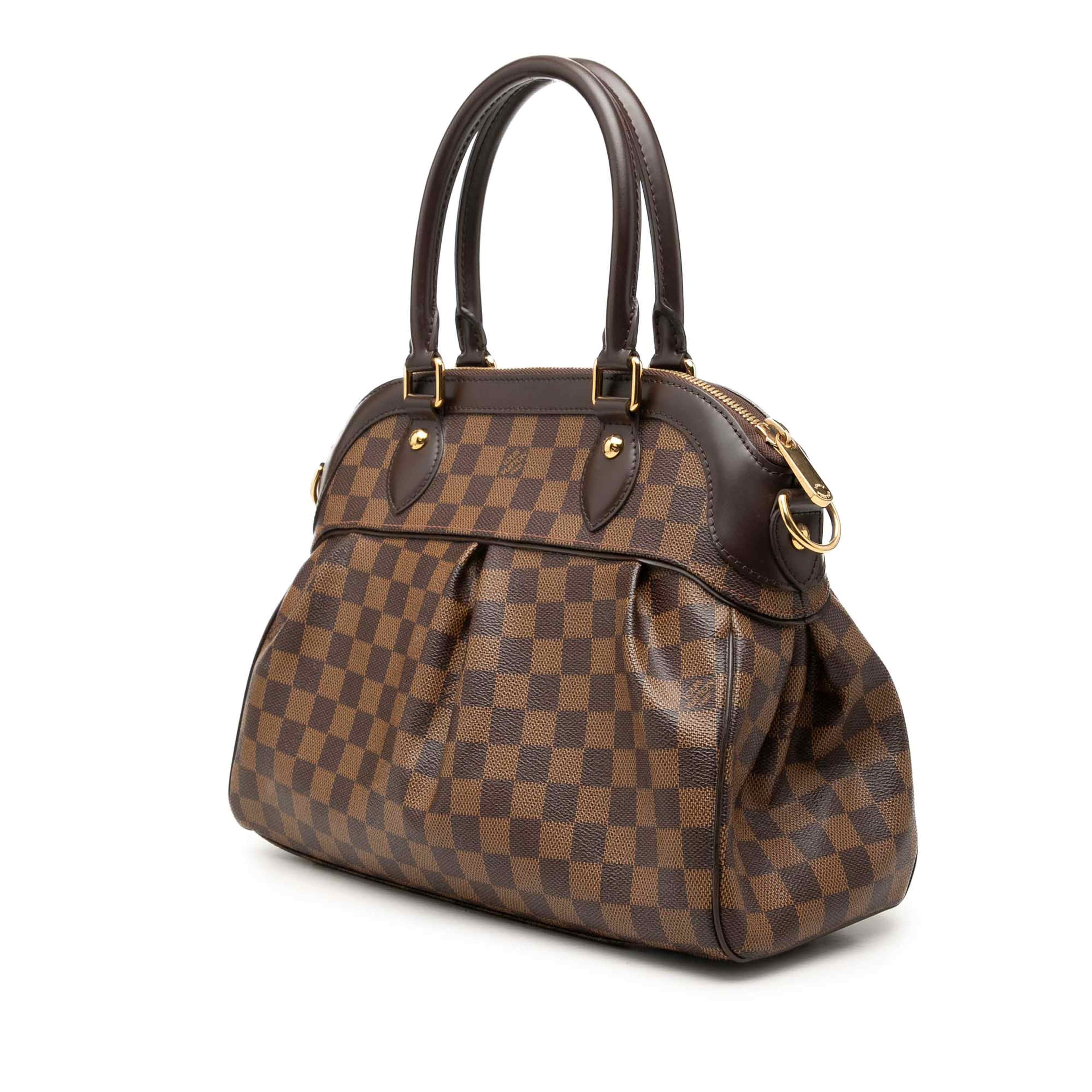 Louis Vuitton Damier Ebene Trevi Pm, från Luxclusif, i färgen brun. Klicka för att öppna bilden i stort format