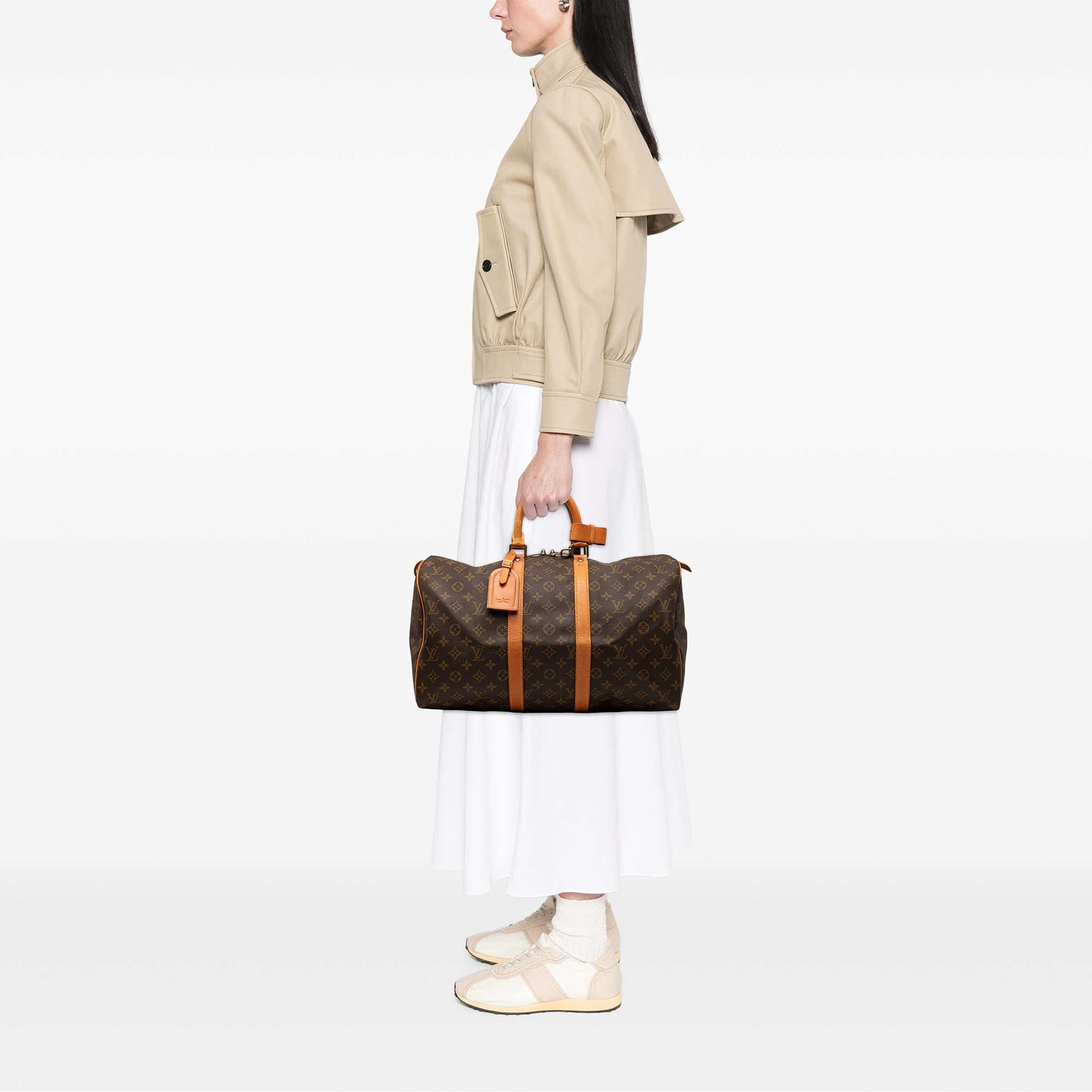 Louis Vuitton Monogram Keepall 45, från Luxclusif, i färgen brun. Klicka för att öppna bilden i stort format
