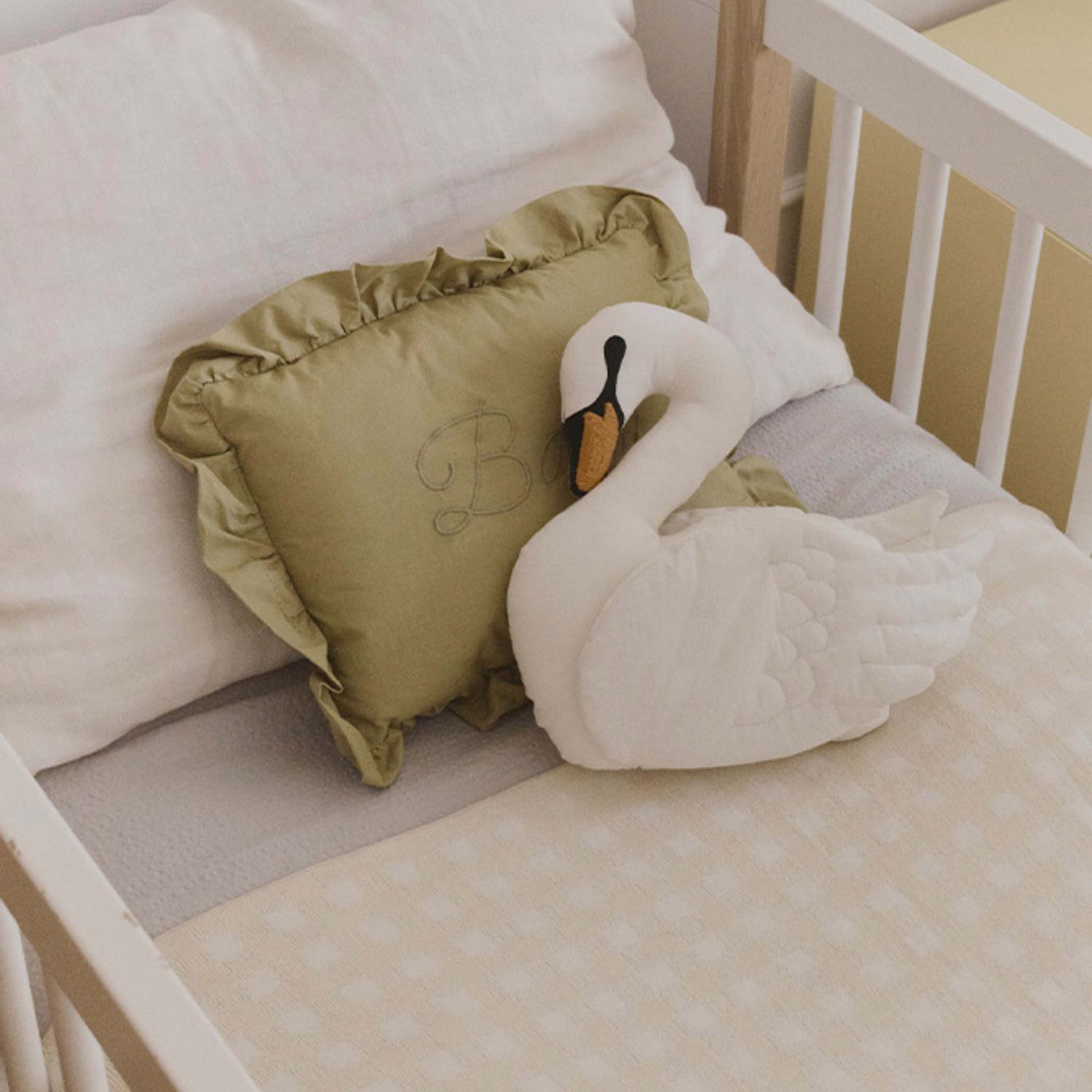 Babykudde, från LORENA CANALS, i färgen matcha. Klicka för att öppna bilden i stort format