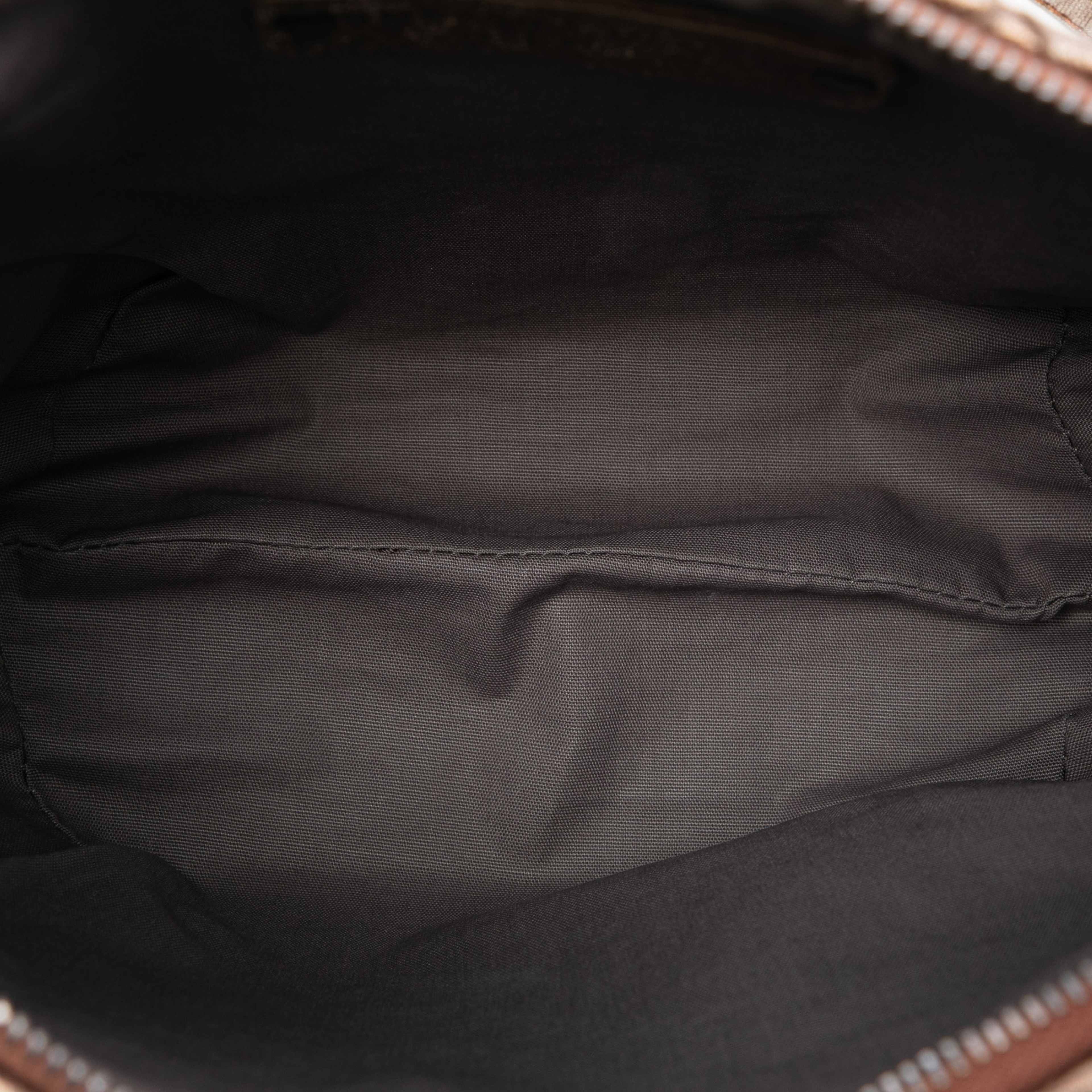 Bottega Veneta Metallic Nappa Intrecciato Crossbody, från Luxclusif, i färgen bronze. Klicka för att öppna bilden i stort format