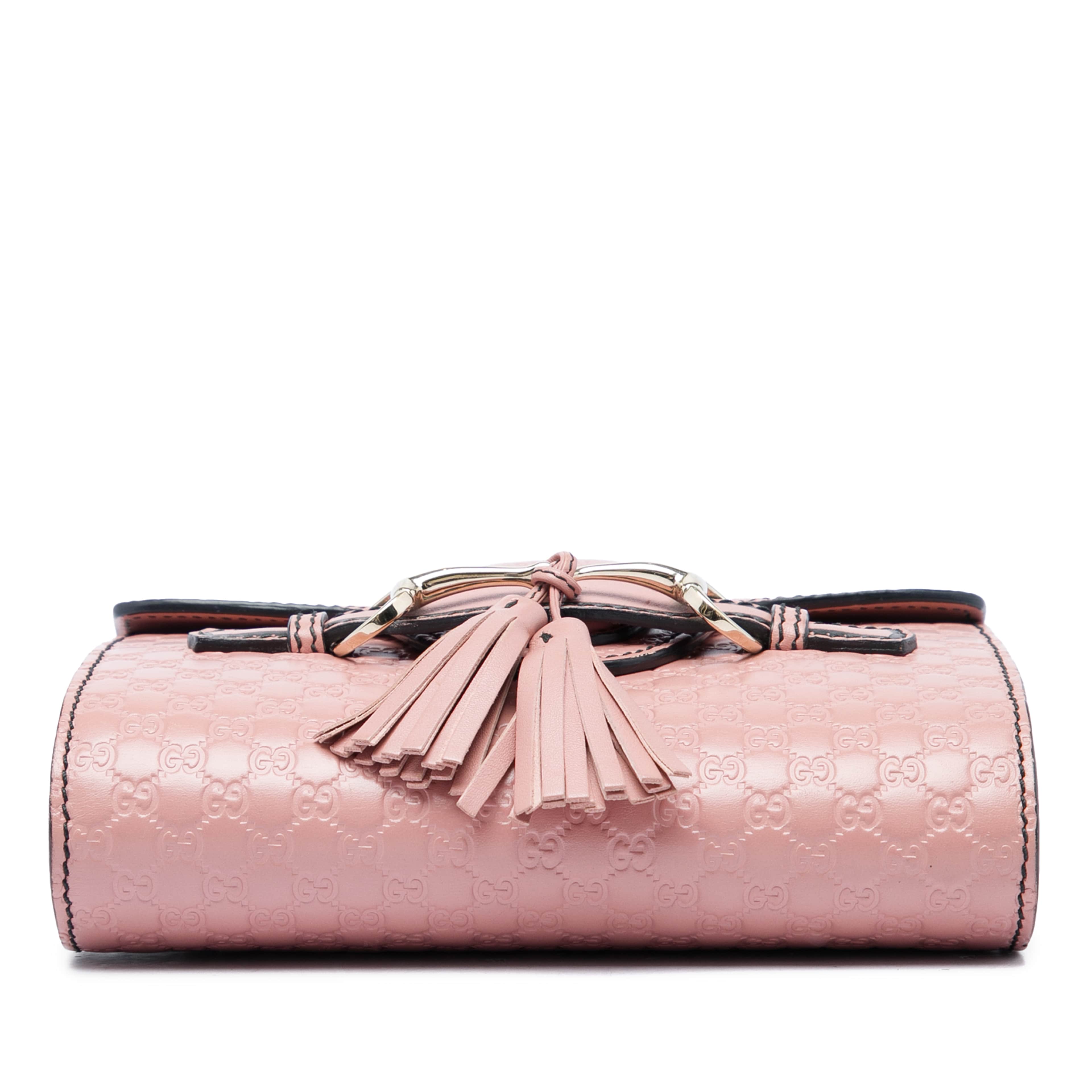 Gucci Mini Microguccissima Emily Crossbody, från Luxclusif, i färgen rosa. Klicka för att öppna bilden i stort format