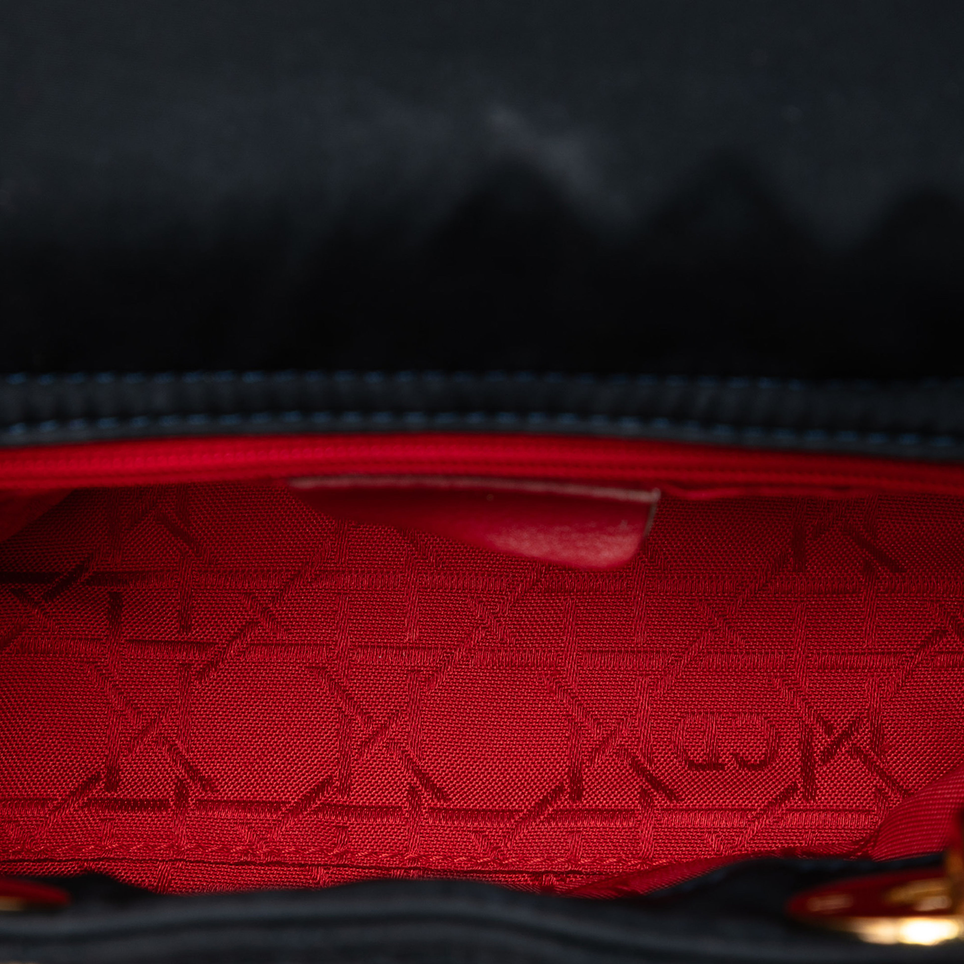 Dior Mini Nylon Cannage Lady Dior, från Luxclusif, i färgen black. Klicka för att öppna bilden i stort format