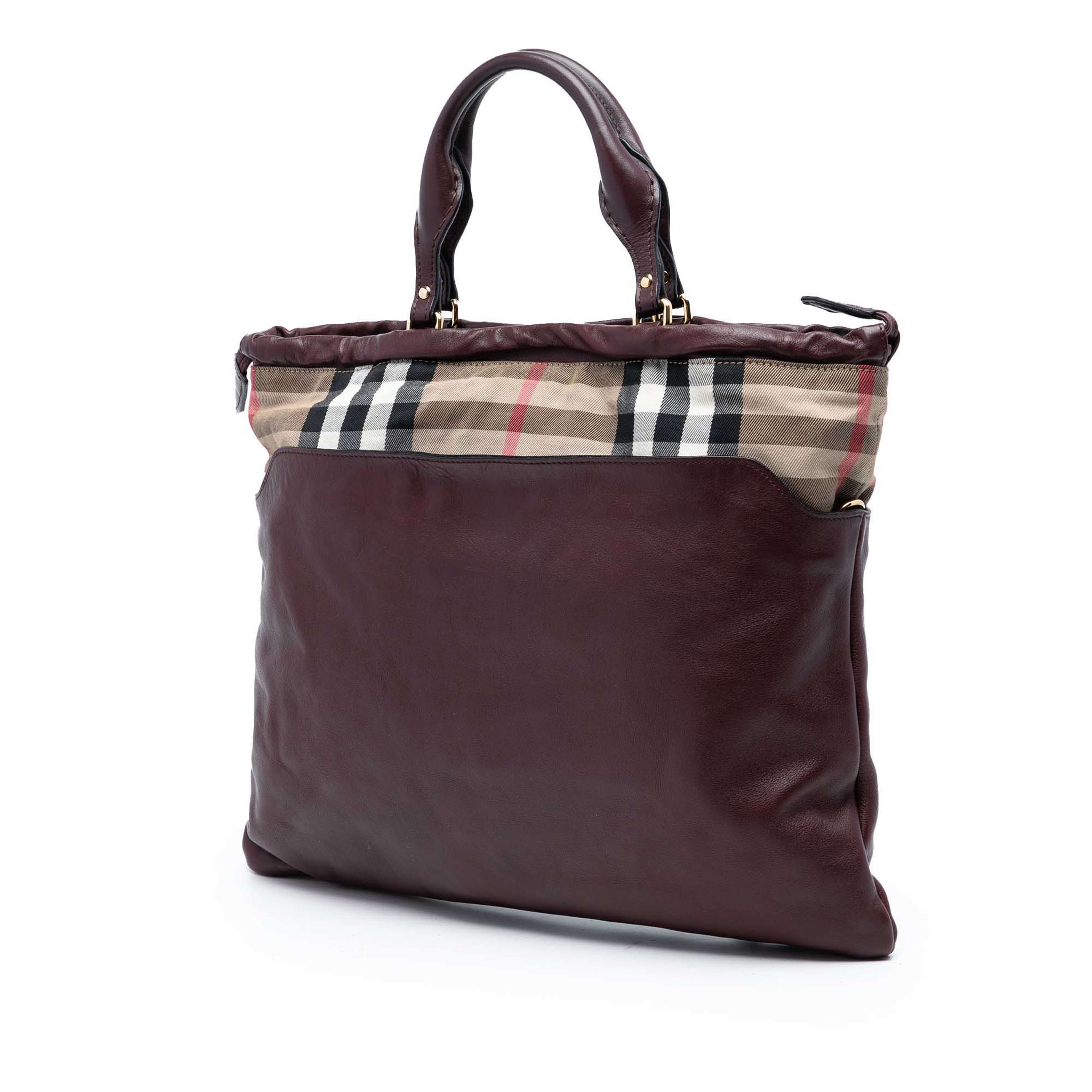 Burberry House Check Trimmed Leather Big Crush Convertible Tote, från Luxclusif, i färgen bordeaux. Klicka för att öppna bilden i stort format