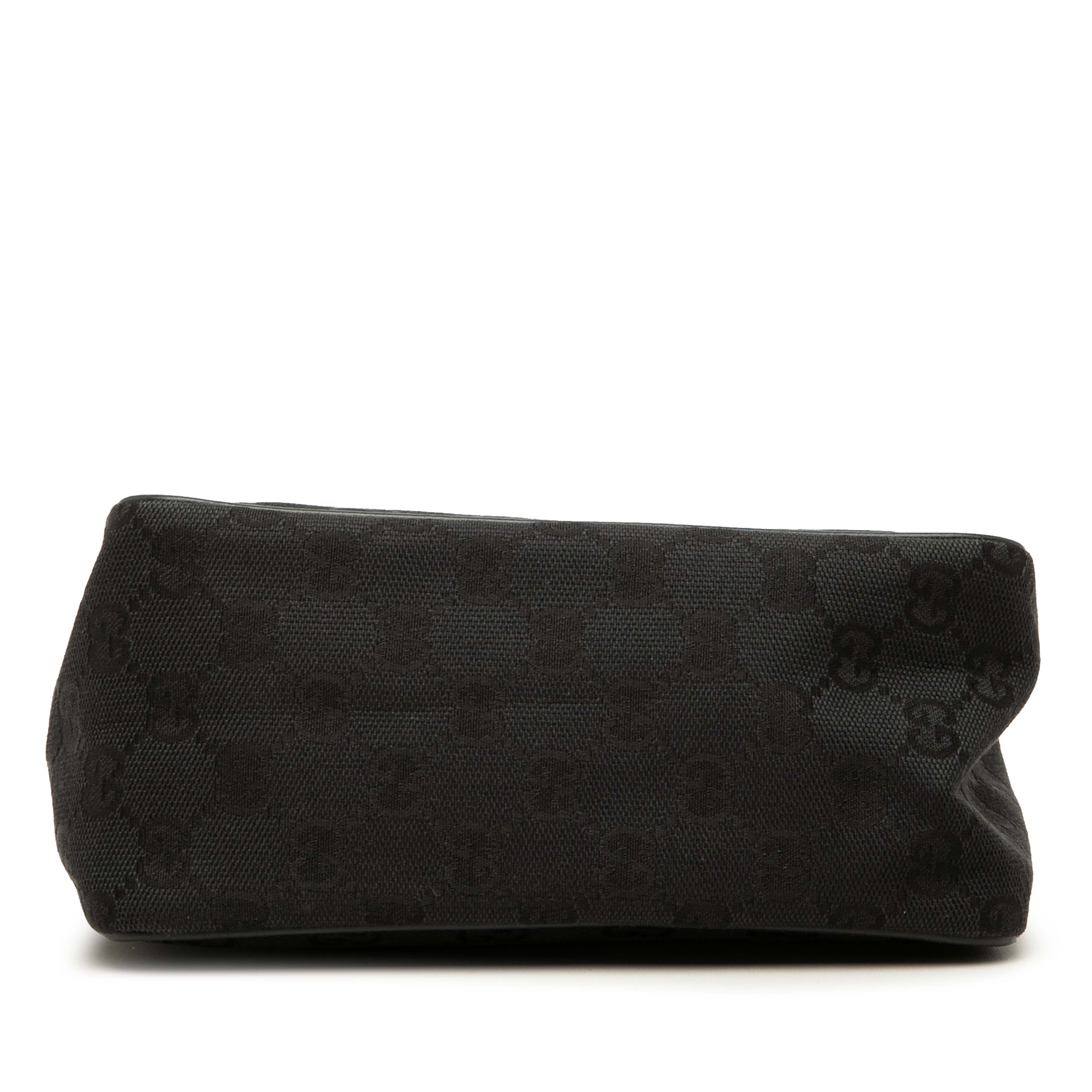 Gucci Gg Canvas Handbag, från Luxclusif, i färgen svart. Klicka för att öppna bilden i stort format