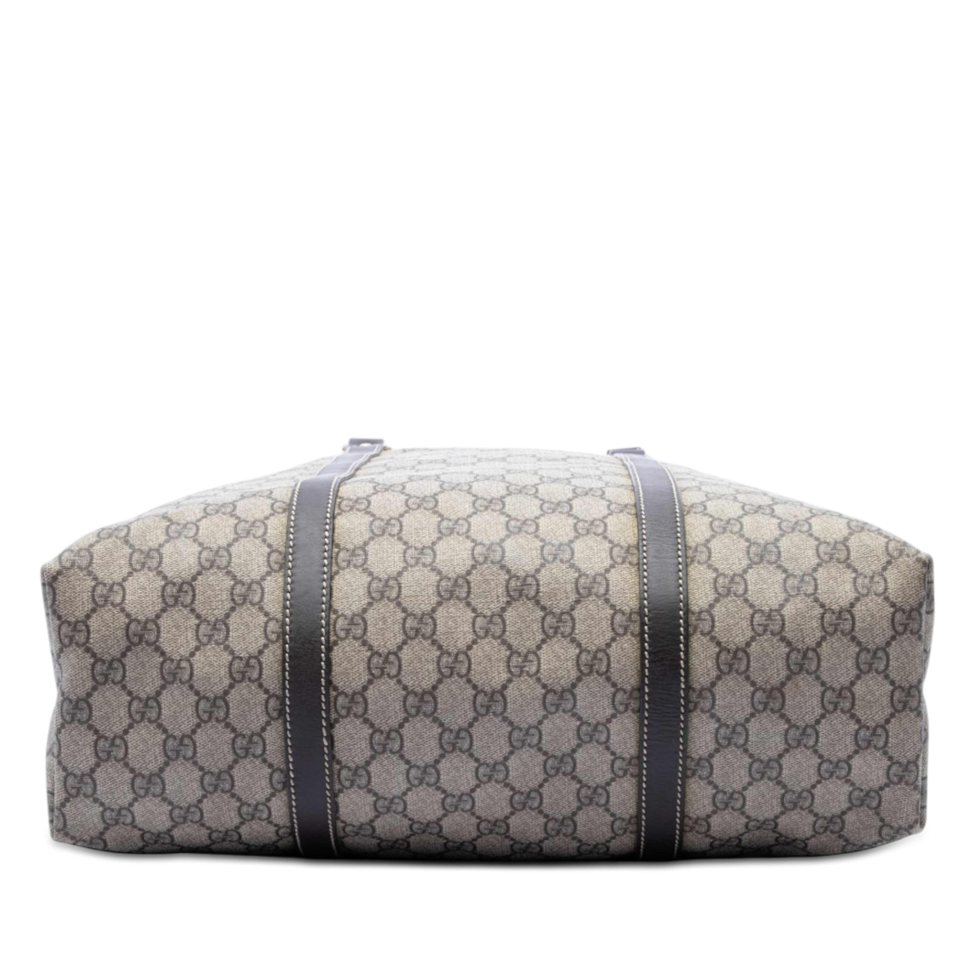 Gucci Gg Supreme Joy Vertical Tote, från Luxclusif, i färgen beige. Klicka för att öppna bilden i stort format