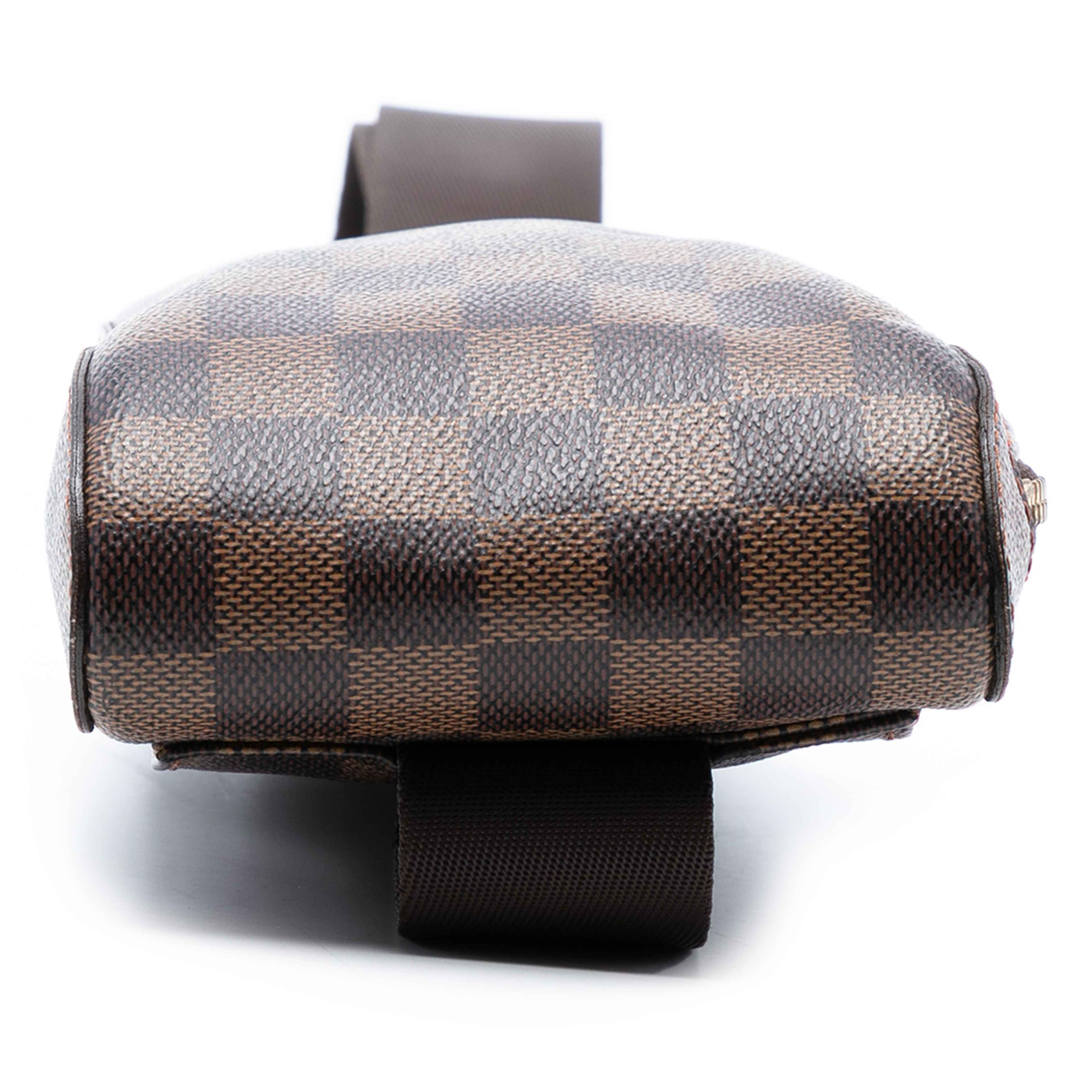 Louis Vuitton Damier Ebene Geronimos, från Luxclusif, i färgen brown. Klicka för att öppna bilden i stort format