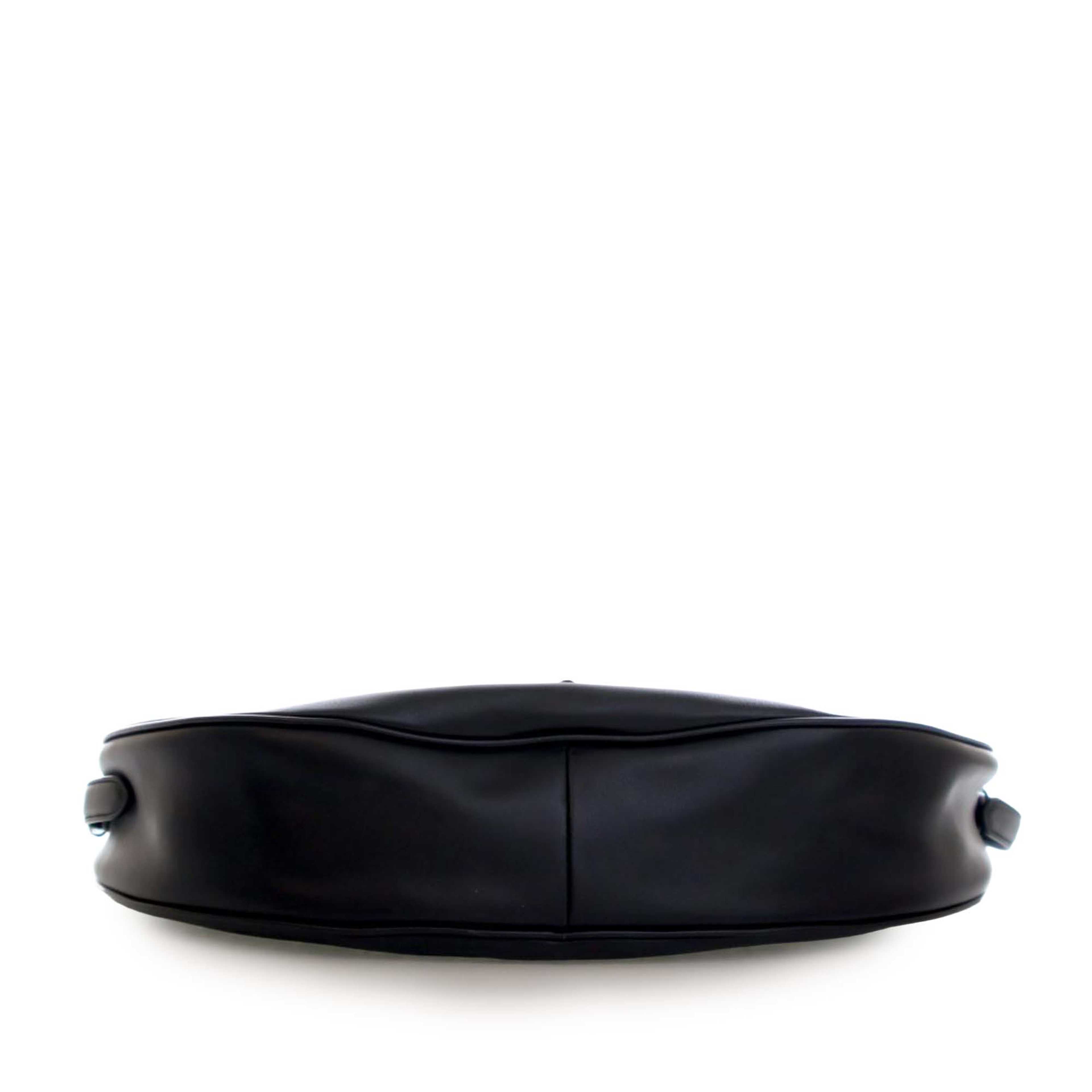 Prada Large Calfskin Demi Lune Shoulder Bag, från Luxclusif, i färgen black. Klicka för att öppna bilden i stort format