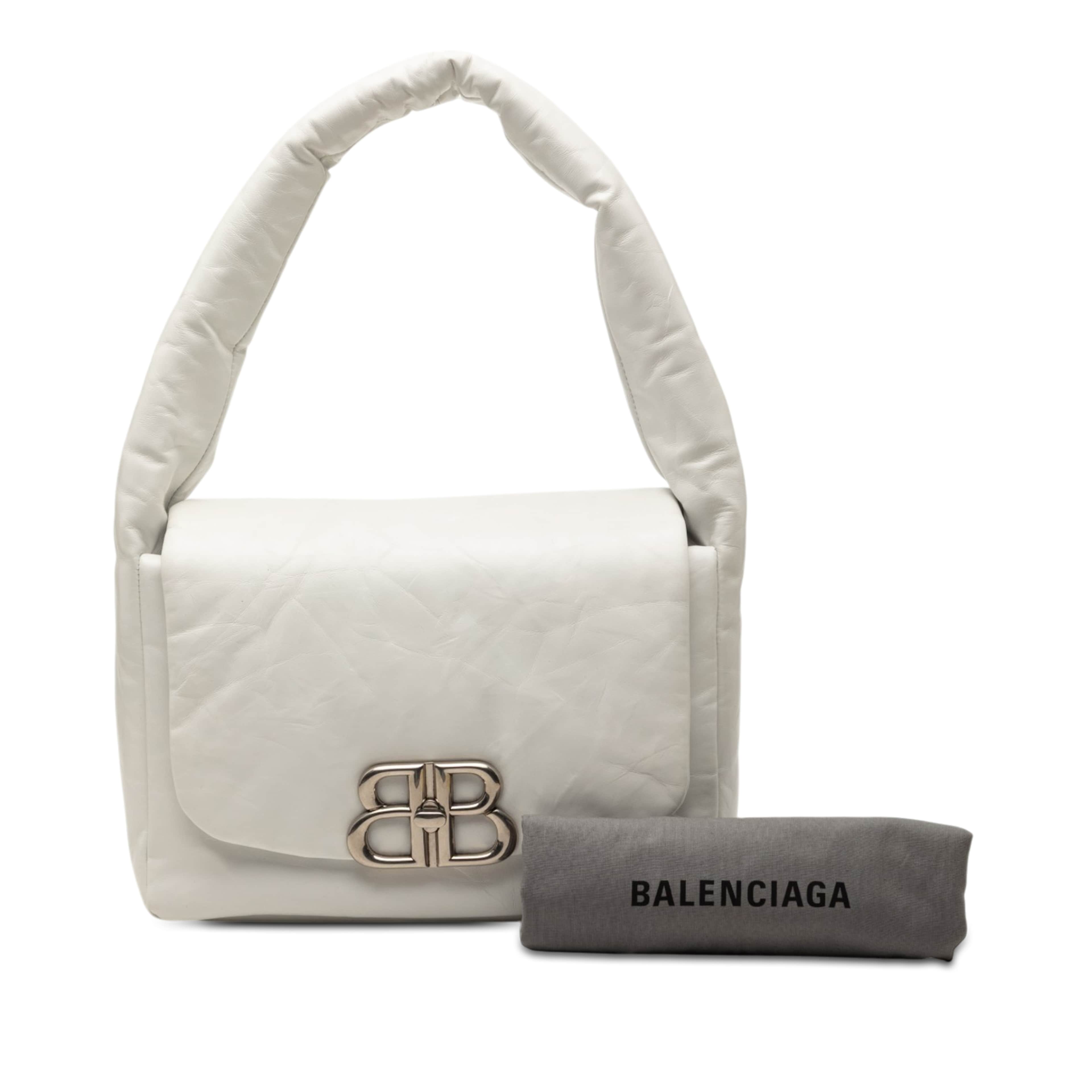 Balenciaga Small Calfskin Monaco Sling Shoulder Bag, från Luxclusif, i färgen vit. Klicka för att öppna bilden i stort format