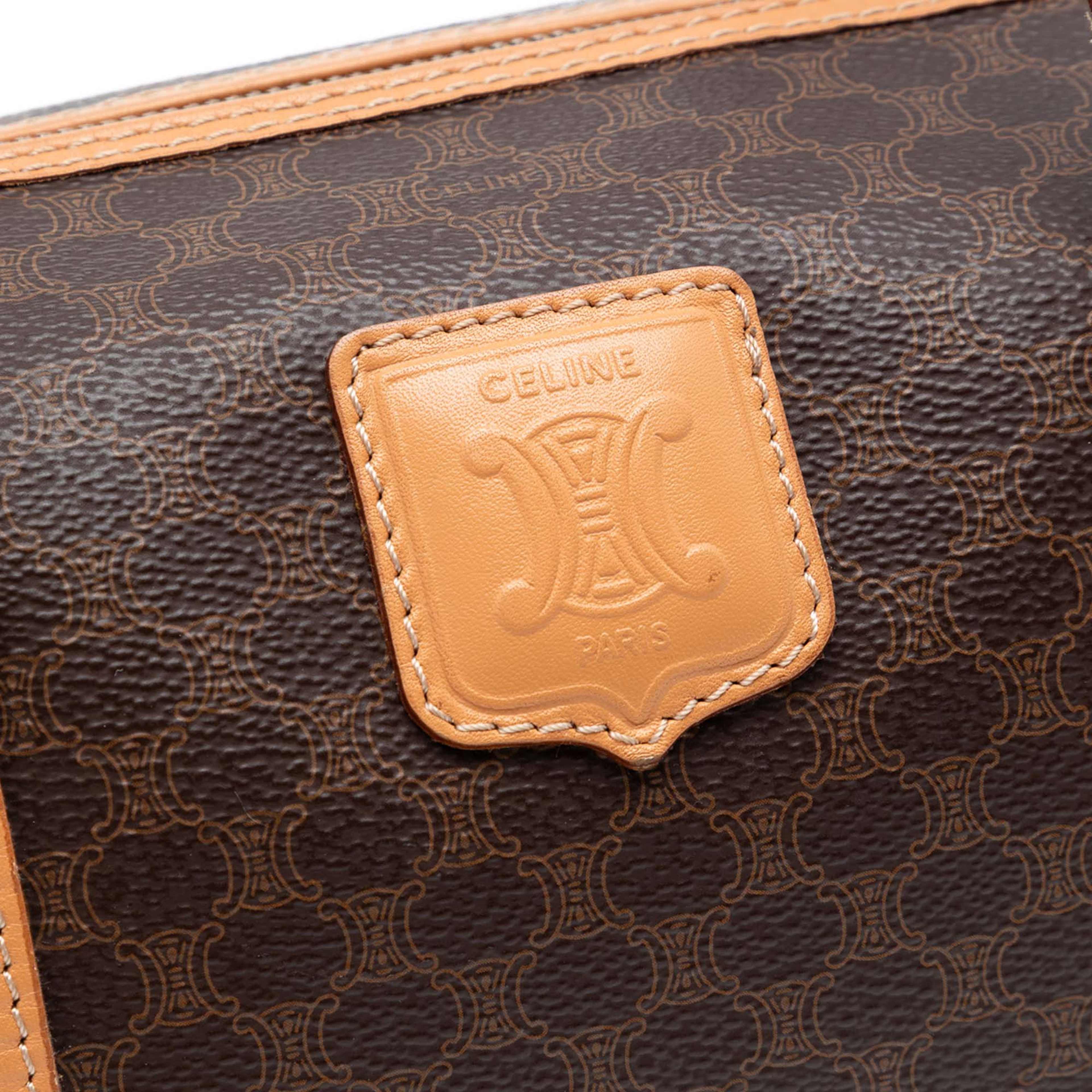 Celine Macadam Coated Canvas Shoulder Bag, från Luxclusif, i färgen brun. Klicka för att öppna bilden i stort format