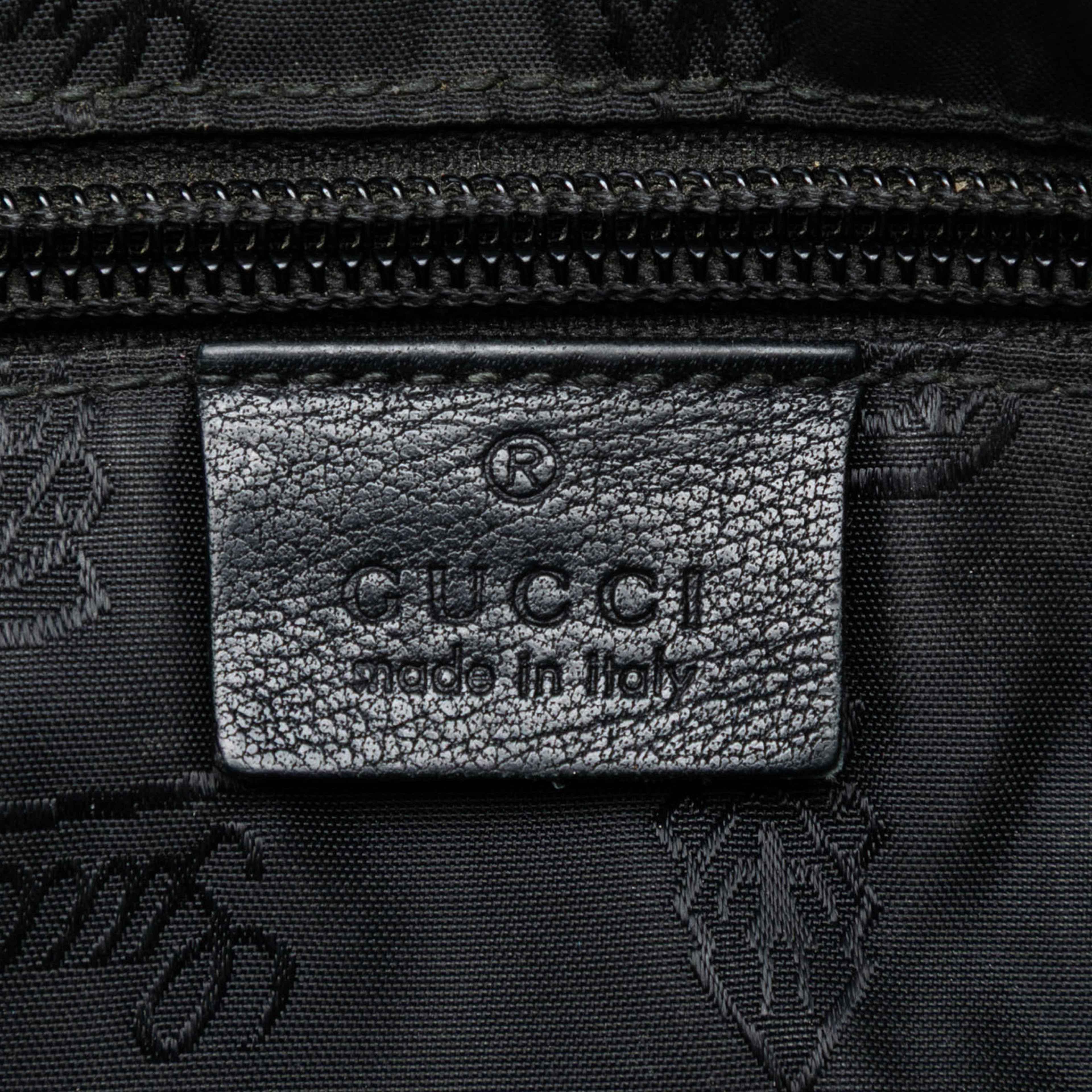 Gucci Guccissima Crossbody, från Luxclusif, i färgen black. Klicka för att öppna bilden i stort format