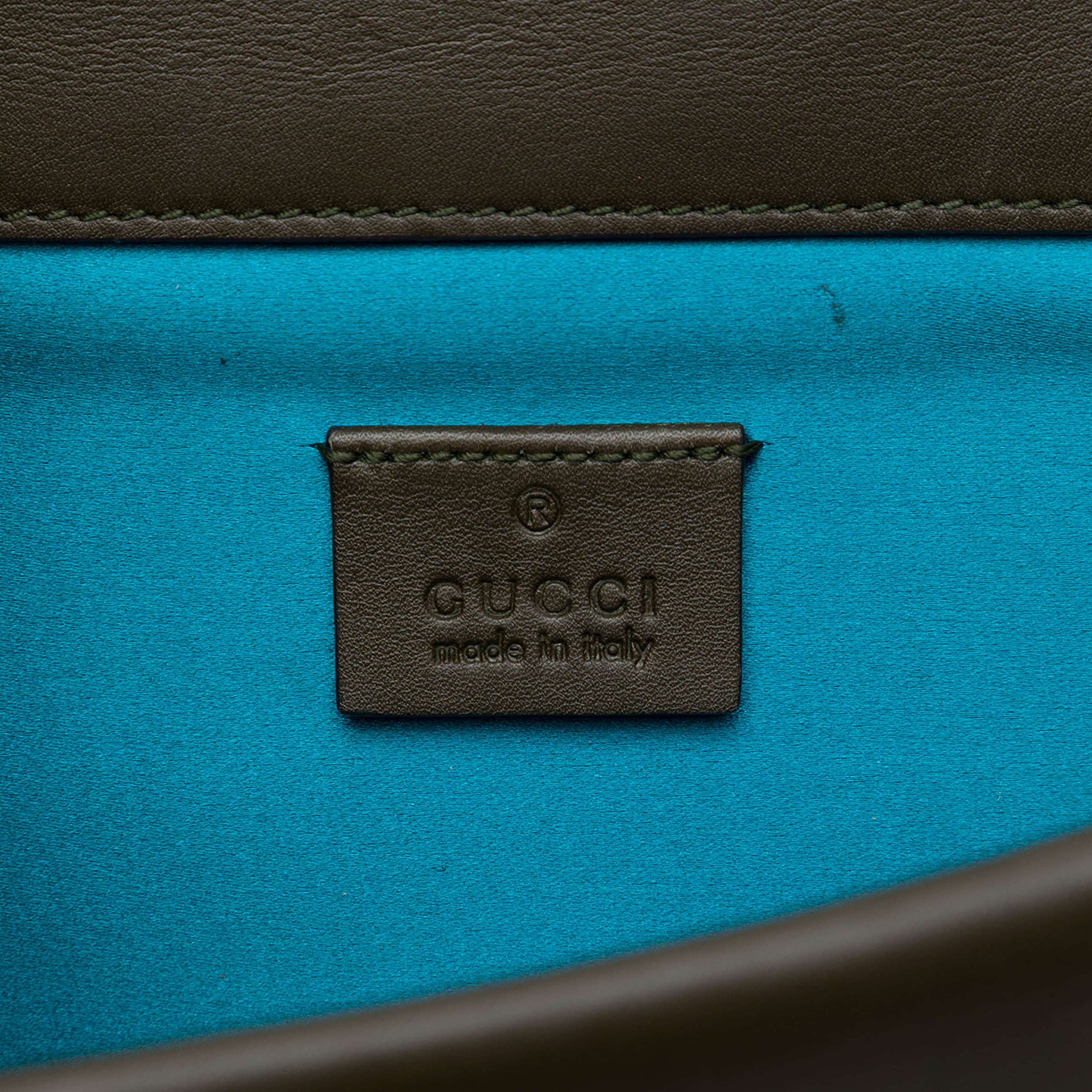 Gucci Medium Gg Velvet Dionysus Crossbody, från Luxclusif, i färgen grön. Klicka för att öppna bilden i stort format