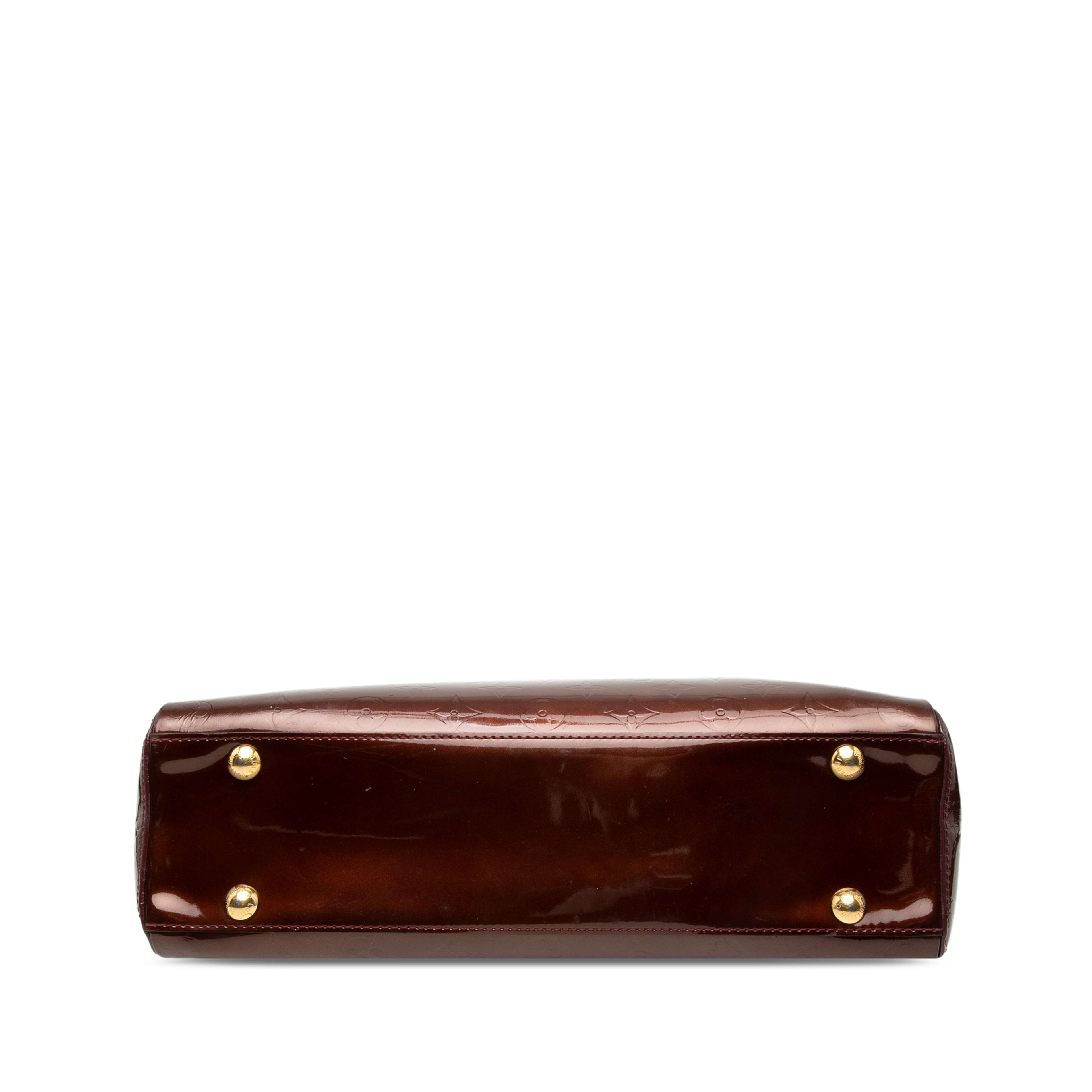 Louis Vuitton Monogram Vernis Melrose Avenue, från Luxclusif, i färgen burgundy. Klicka för att öppna bilden i stort format