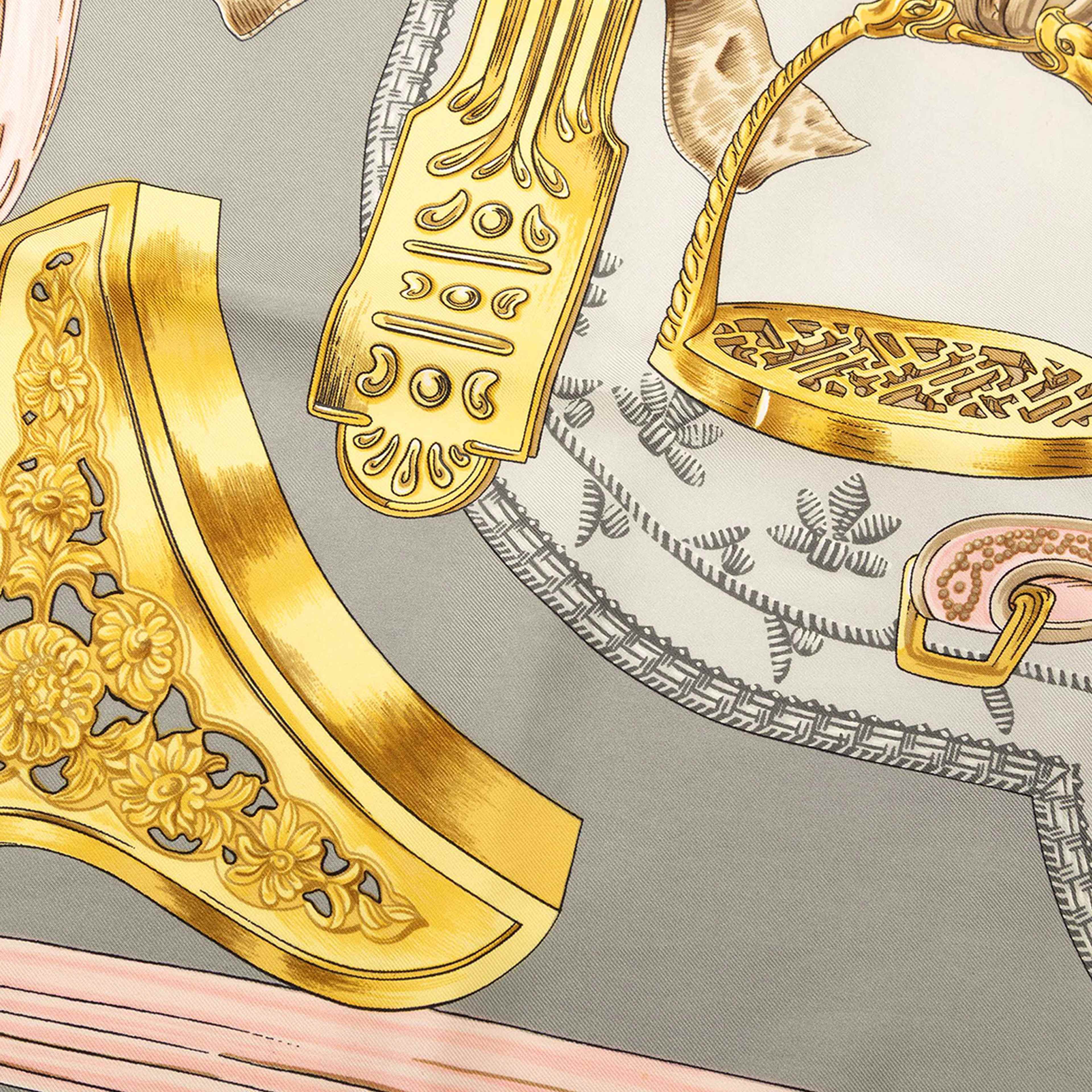 Hermès Etriers Silk Scarf, från Luxclusif, i färgen gray. Klicka för att öppna bilden i stort format