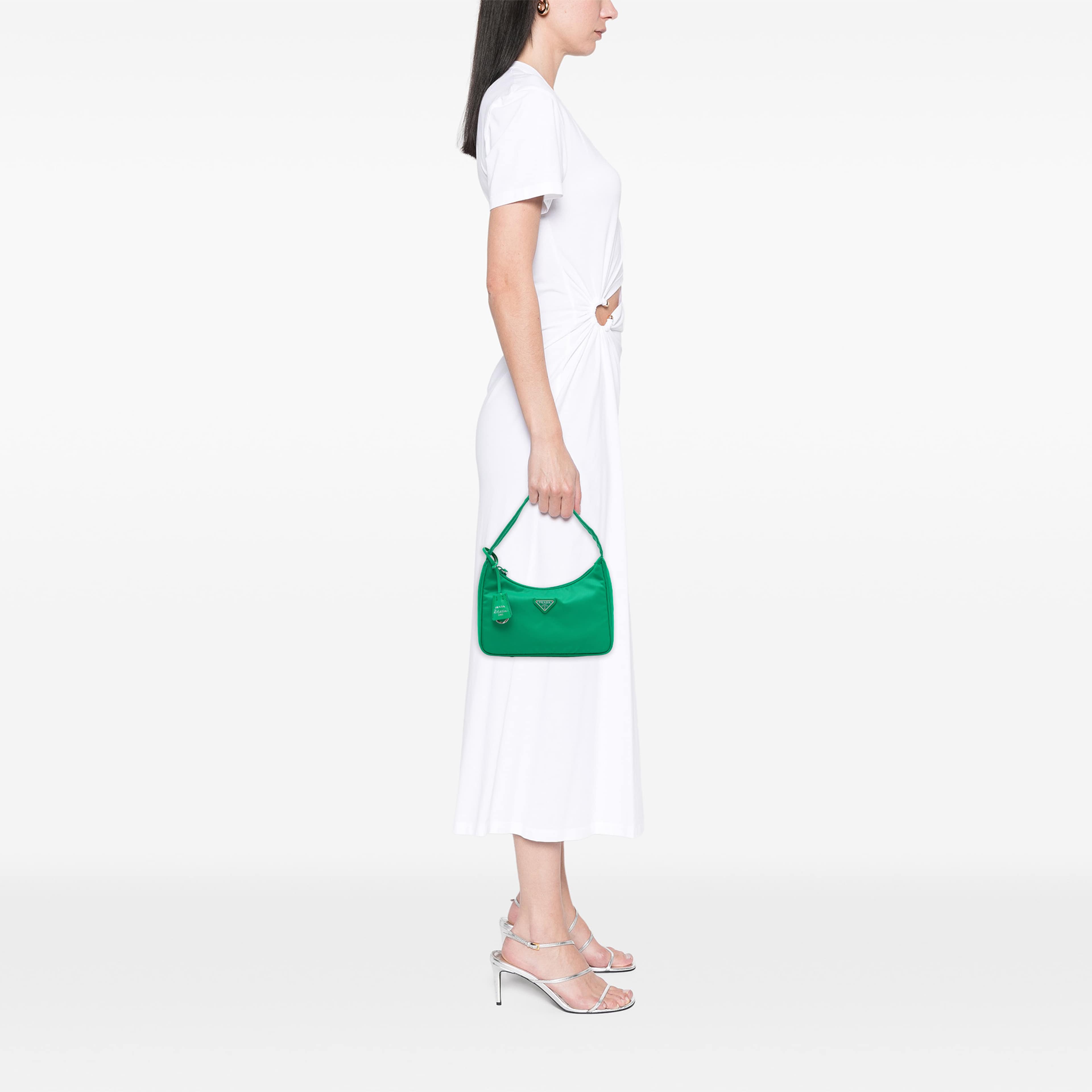 Prada Mini Tessuto Re Edition 2000 Shoulder Bag, från Luxclusif, i färgen grön. Klicka för att öppna bilden i stort format