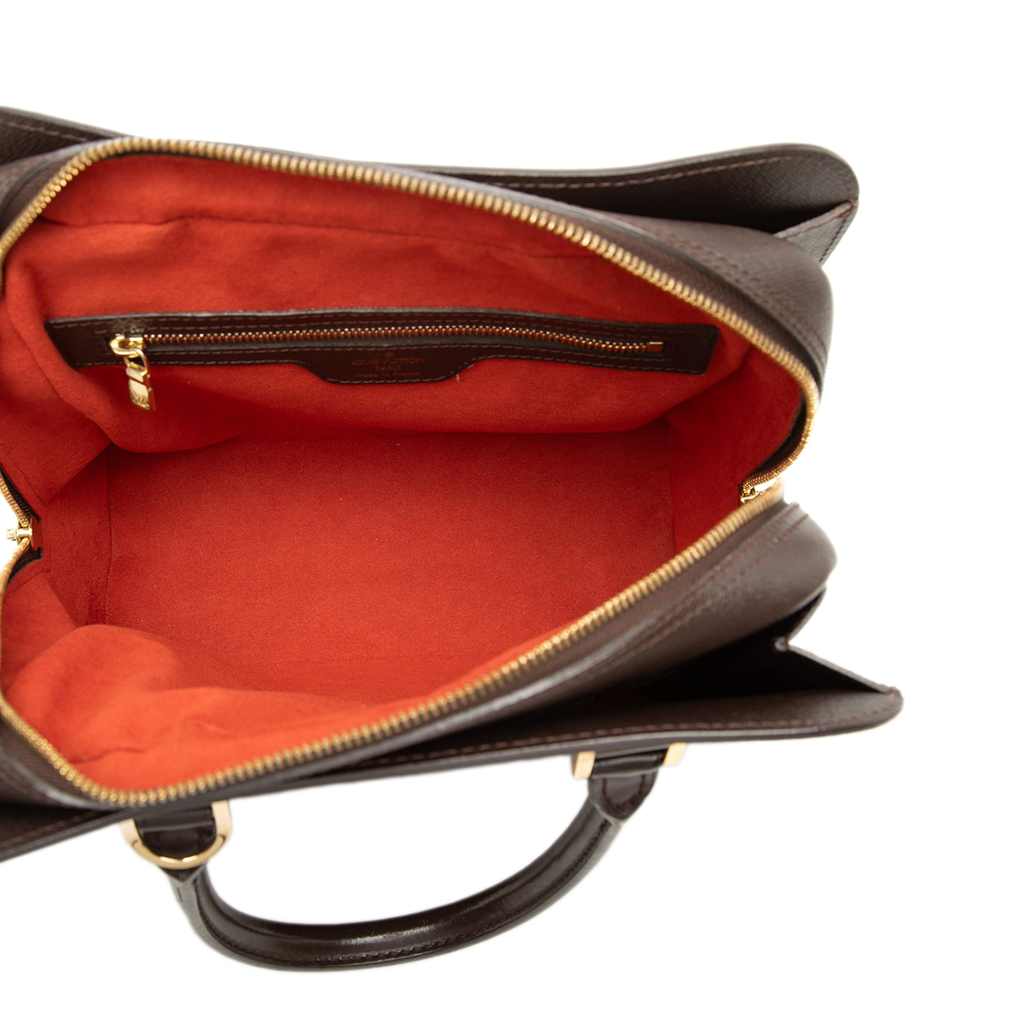 Louis Vuitton Damier Ebene Triana, från Luxclusif, i färgen brun. Klicka för att öppna bilden i stort format