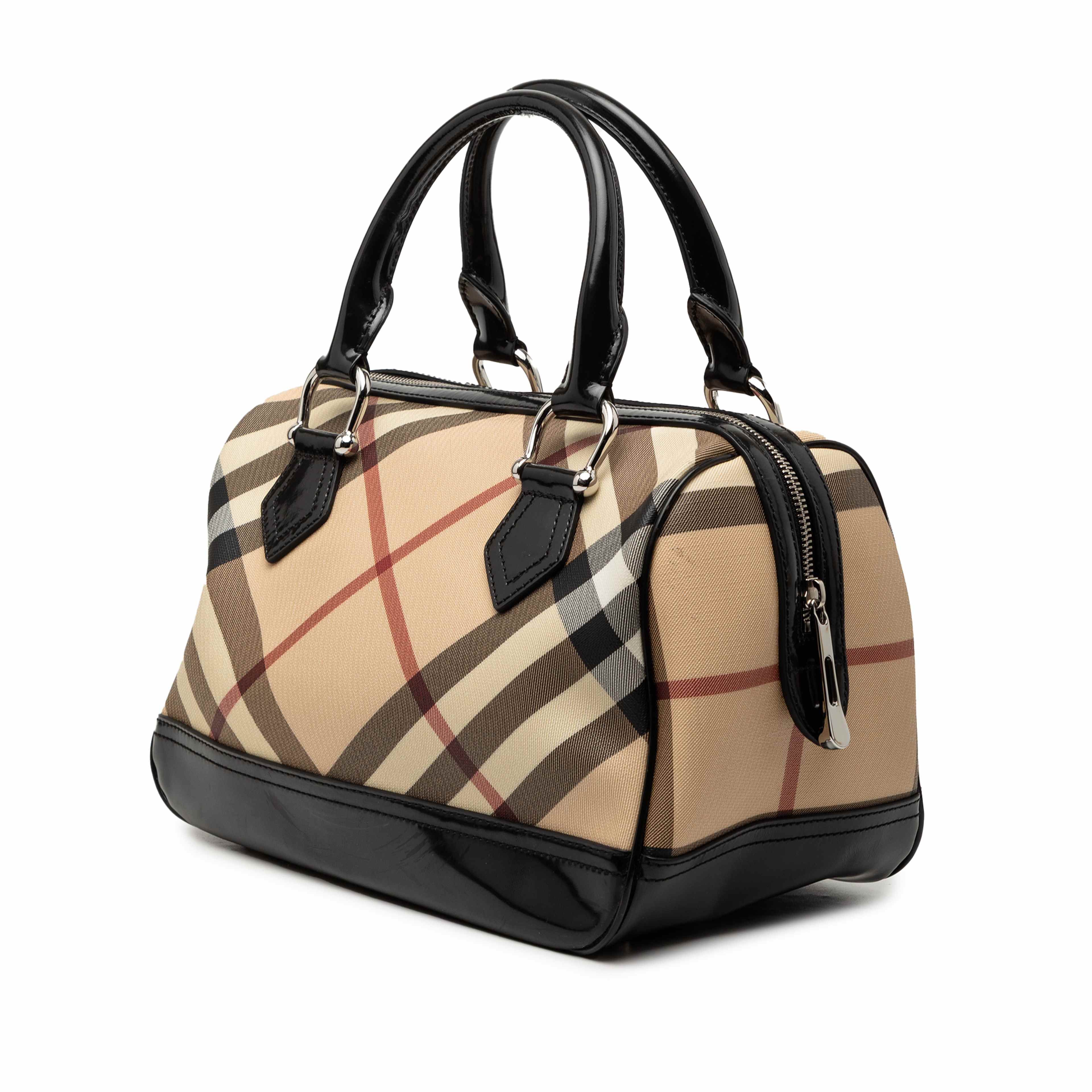 Burberry Supernova Check Coated Canvas Boston Bag, från Luxclusif, i färgen beige. Klicka för att öppna bilden i stort format